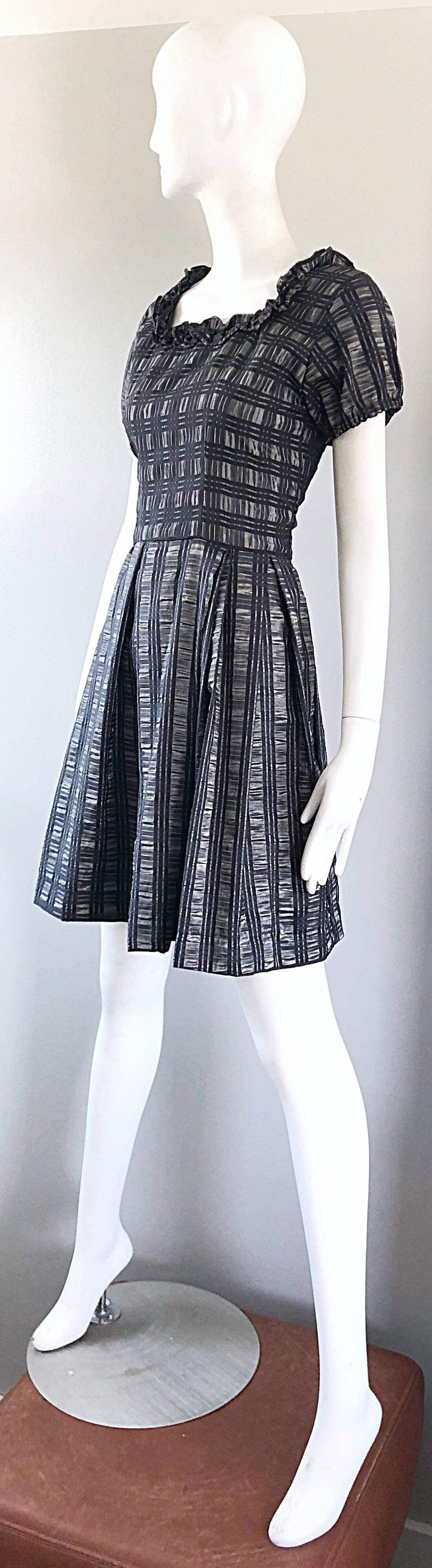 1950s Grey + Black Silk Plaid Taffeta Fit n Flare Short Sleeve Vintage 50s Dress For Sale 2
