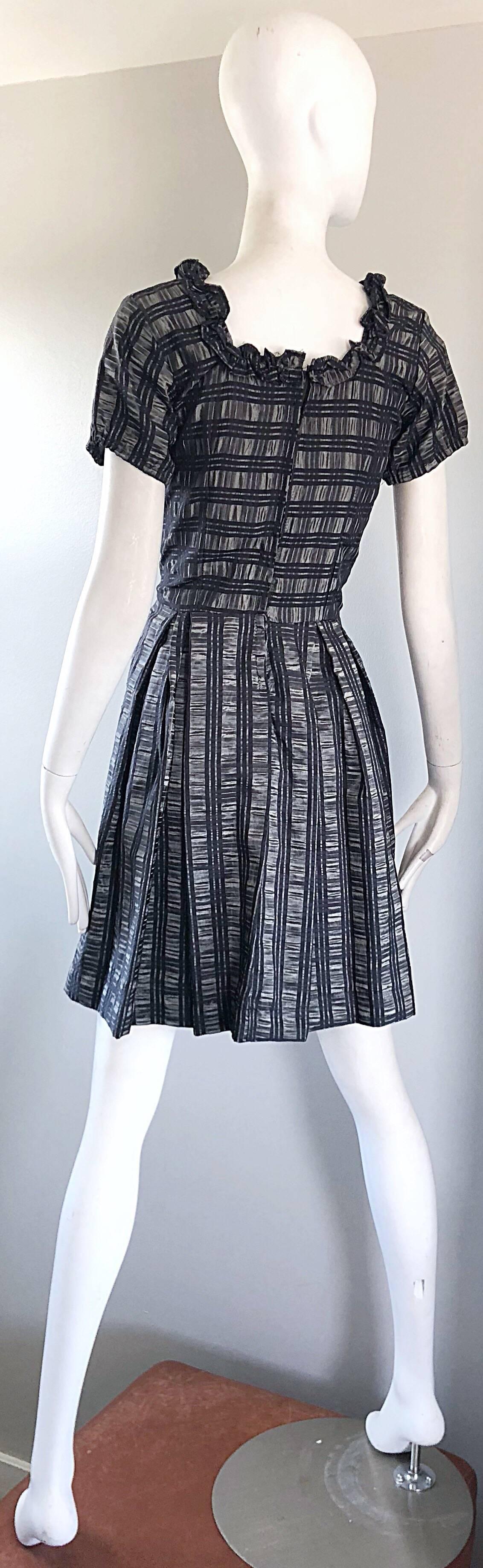 1950s Grey + Black Silk Plaid Taffeta Fit n Flare Short Sleeve Vintage 50s Dress For Sale 3