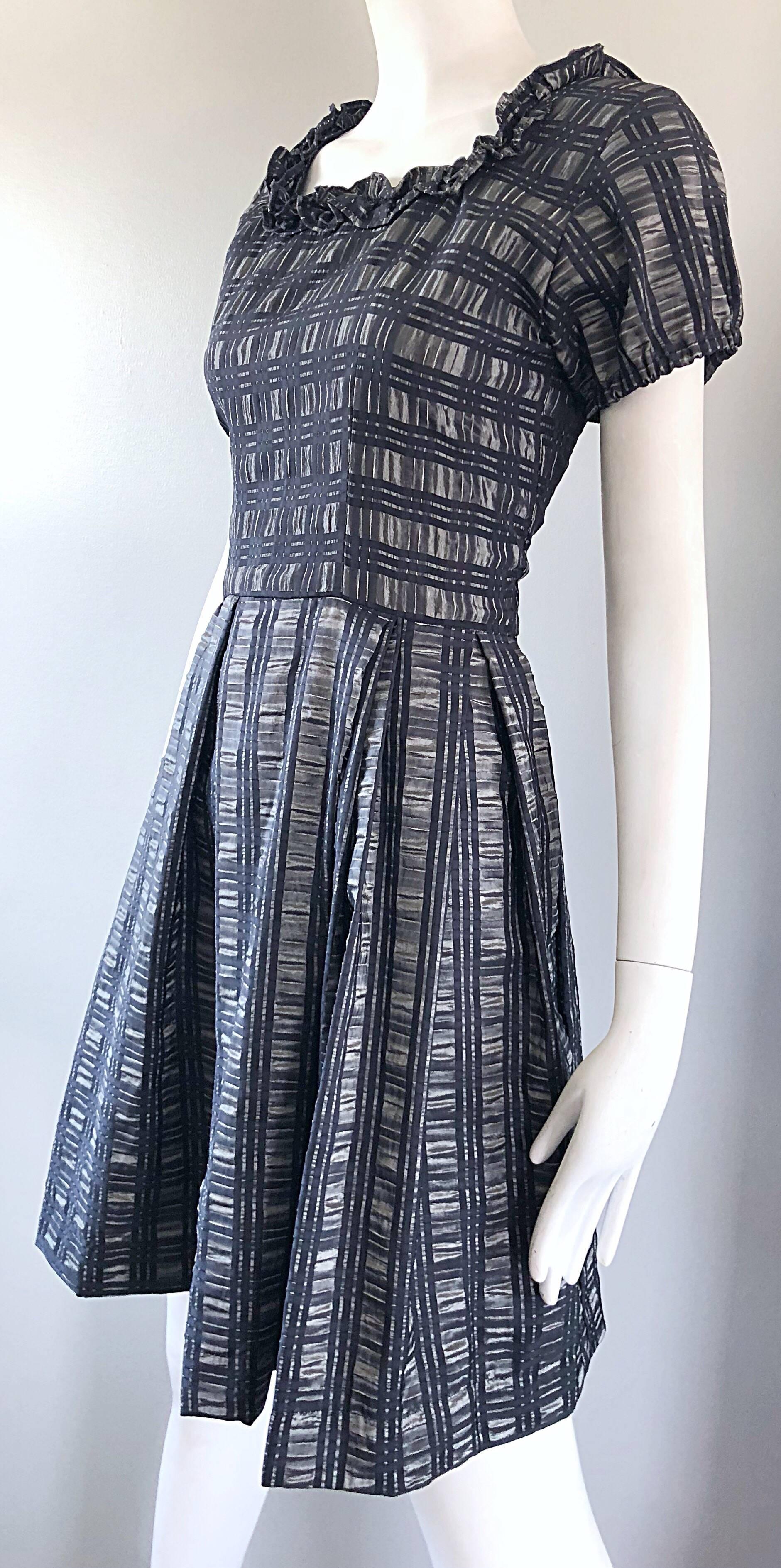 1950s Grey + Black Silk Plaid Taffeta Fit n Flare Short Sleeve Vintage 50s Dress For Sale 5