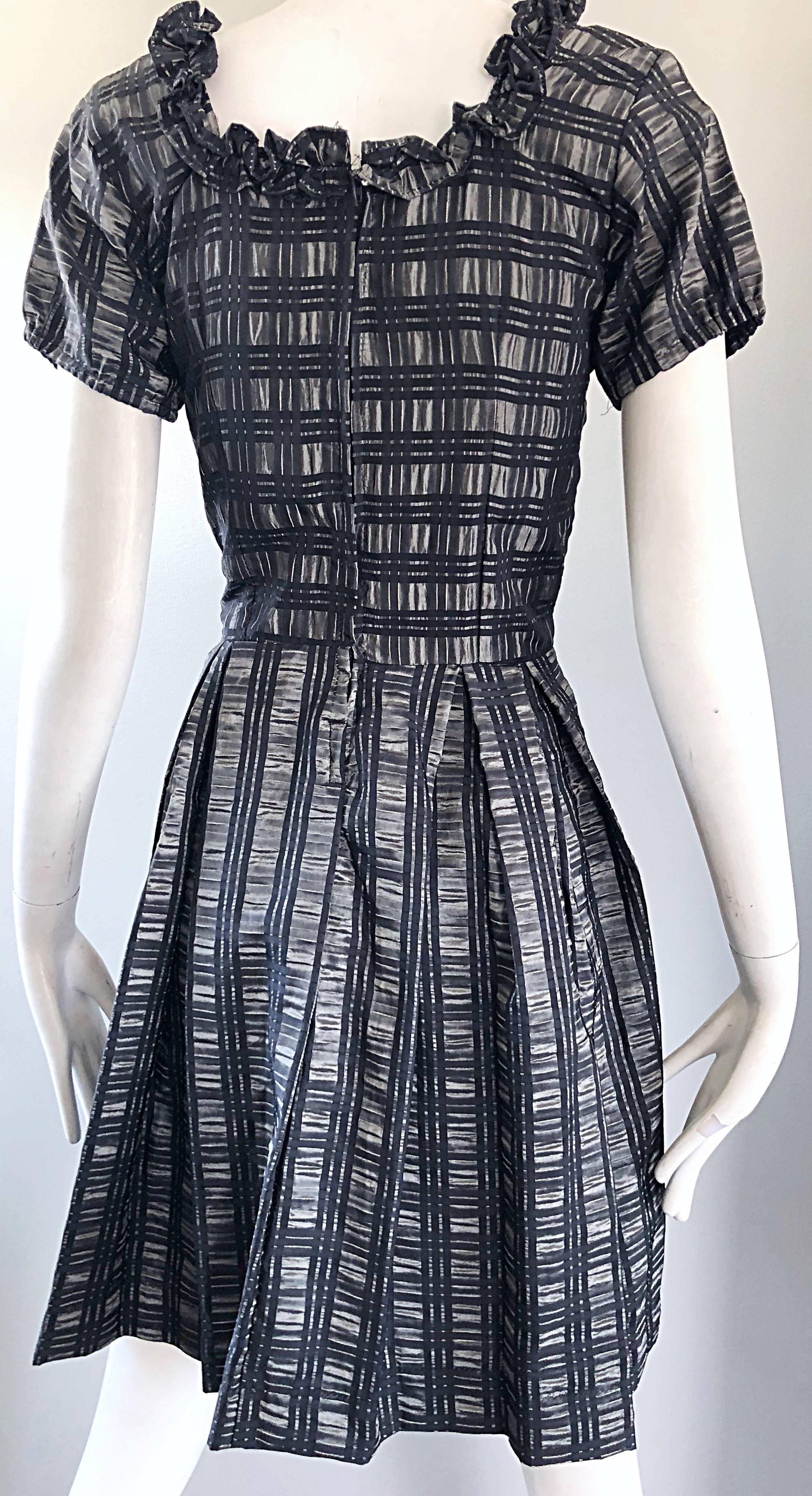 1950s Grey + Black Silk Plaid Taffeta Fit n Flare Short Sleeve Vintage 50s Dress For Sale 7