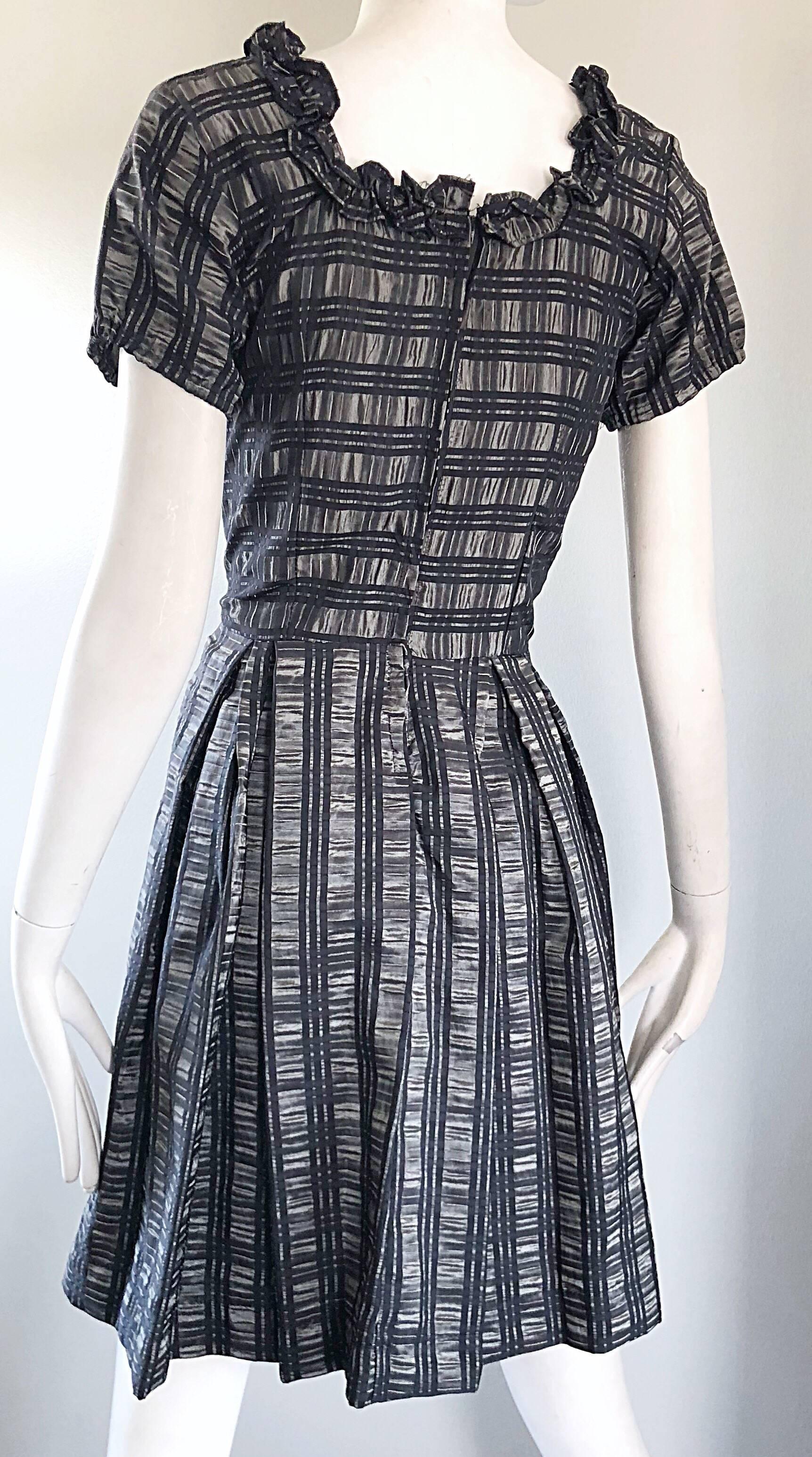 1950s Grey + Black Silk Plaid Taffeta Fit n Flare Short Sleeve Vintage 50s Dress For Sale 8