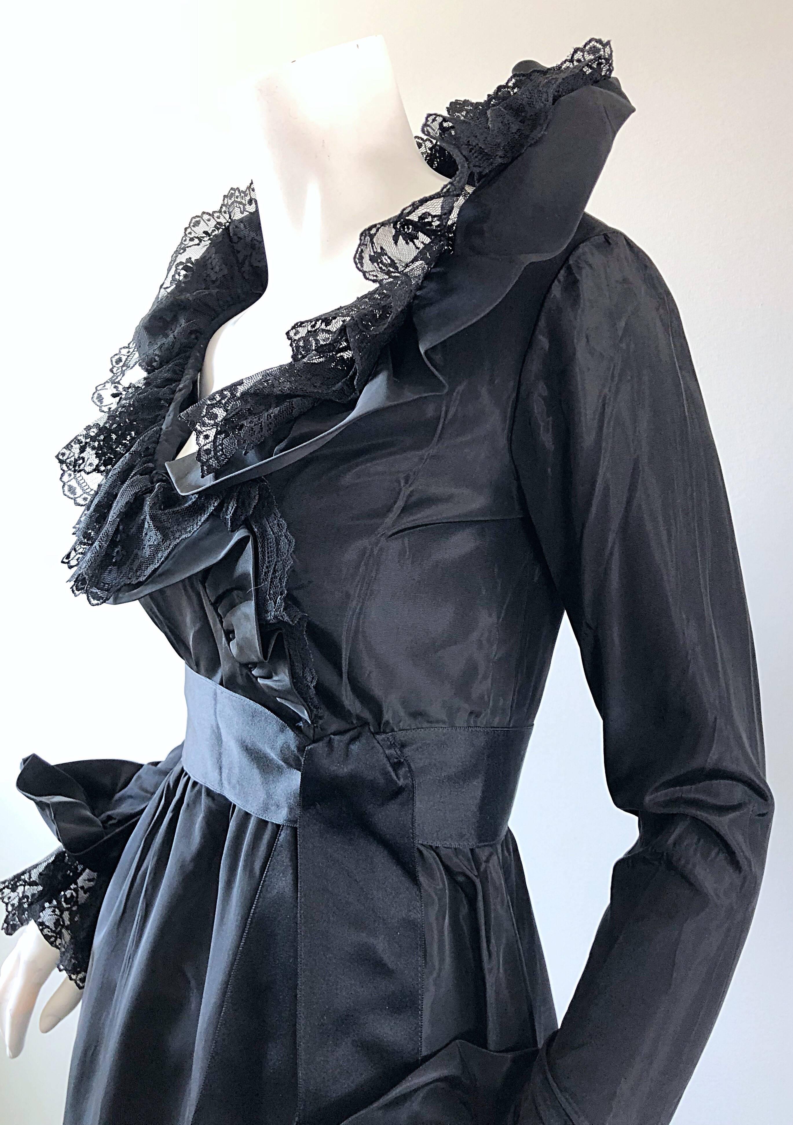 Precioso vestido de noche Vintage Bill Blass Couture de seda tafetán y encaje de manga larga en Excelente estado para la venta en San Diego, CA