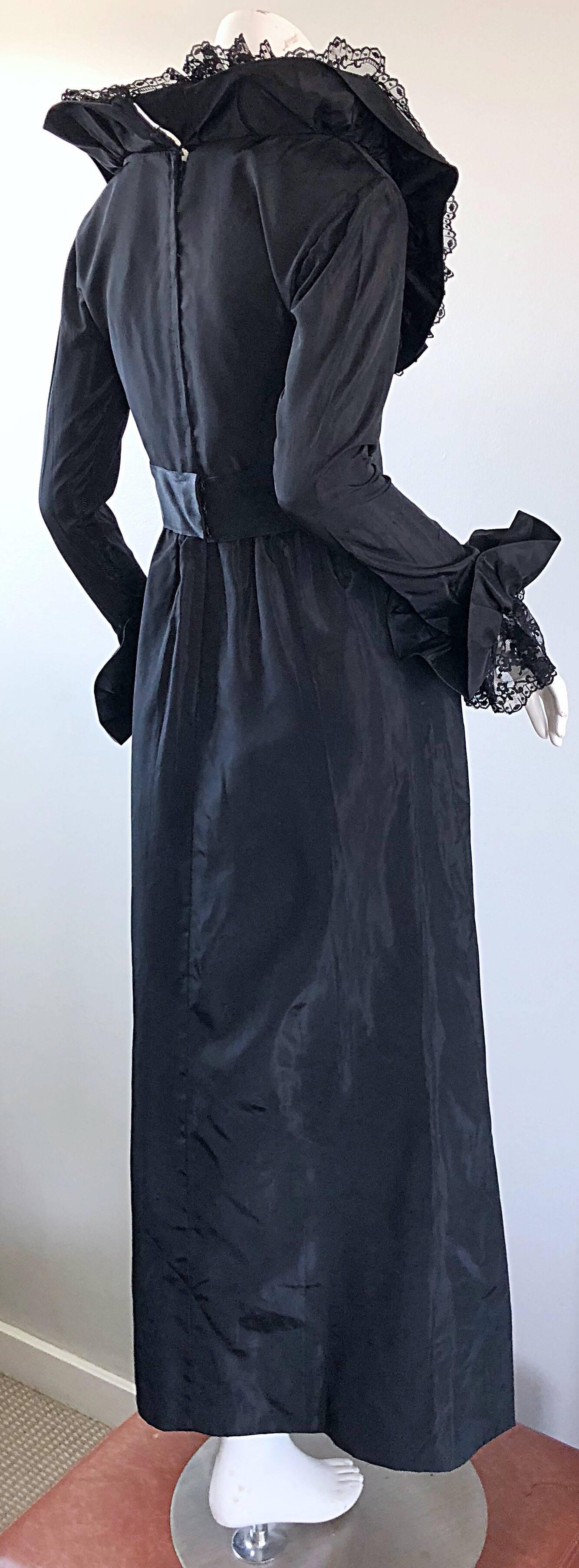 Beautiful Vintage Bill Blass Couture Silk Taffeta Lace Long Sleeve Evening Gown For Sale 4