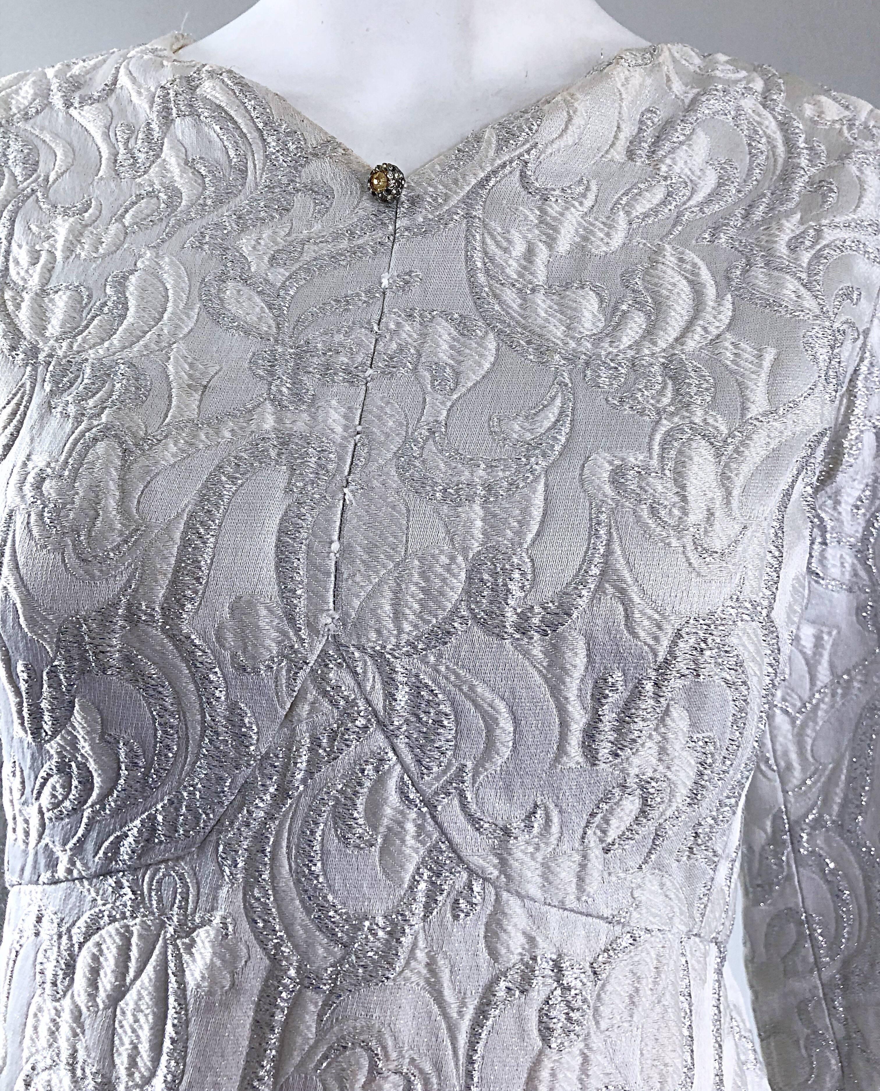 Documented Ceil Chapman 1960s silk brocade silver and white A-Line dress In Excellent Condition In San Diego, CA