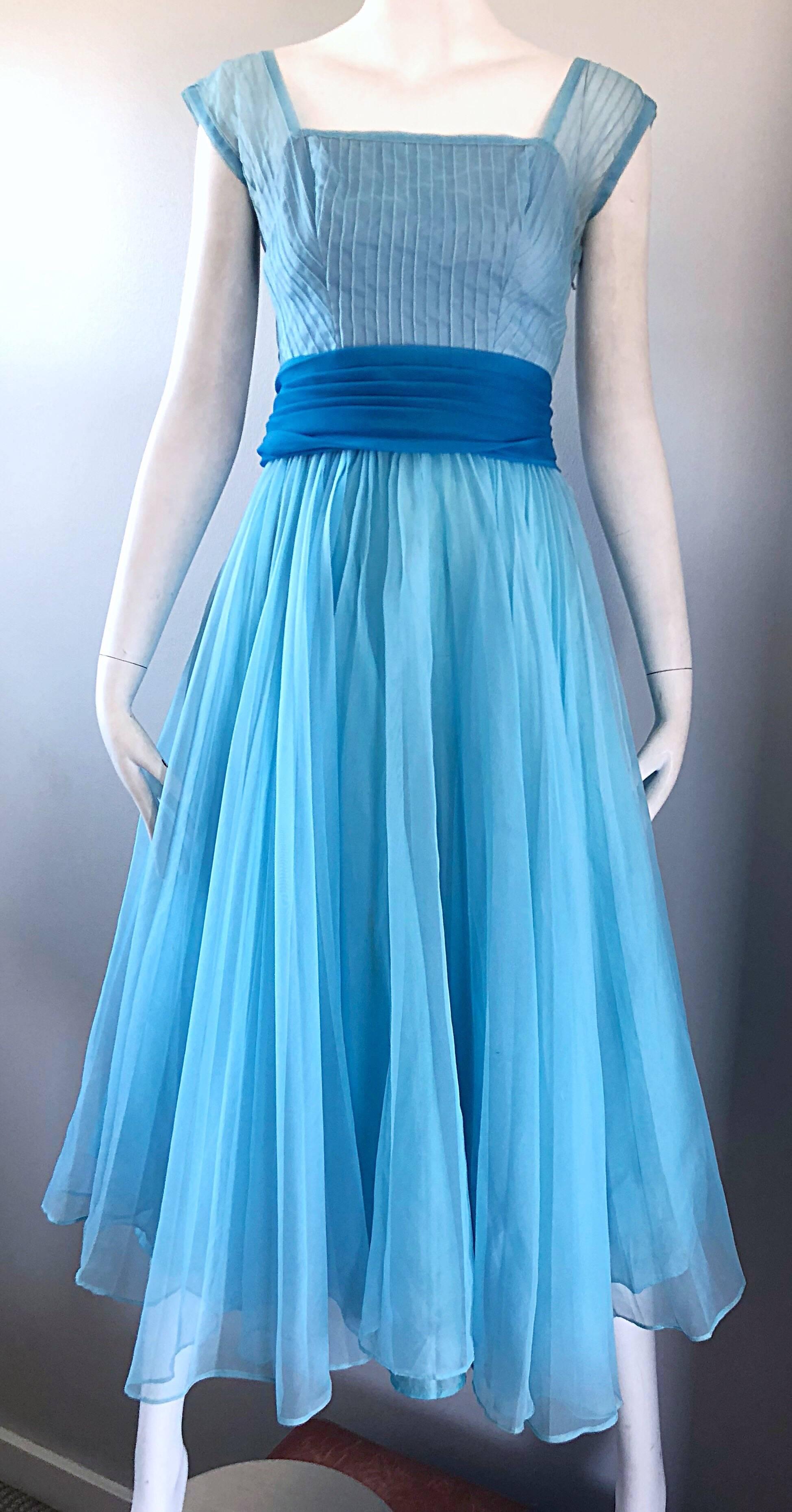 1950s Fred Perlberg Beautiful Robins Egg Blue Fit n' Flare Vintage 50s Dress In Excellent Condition For Sale In San Diego, CA