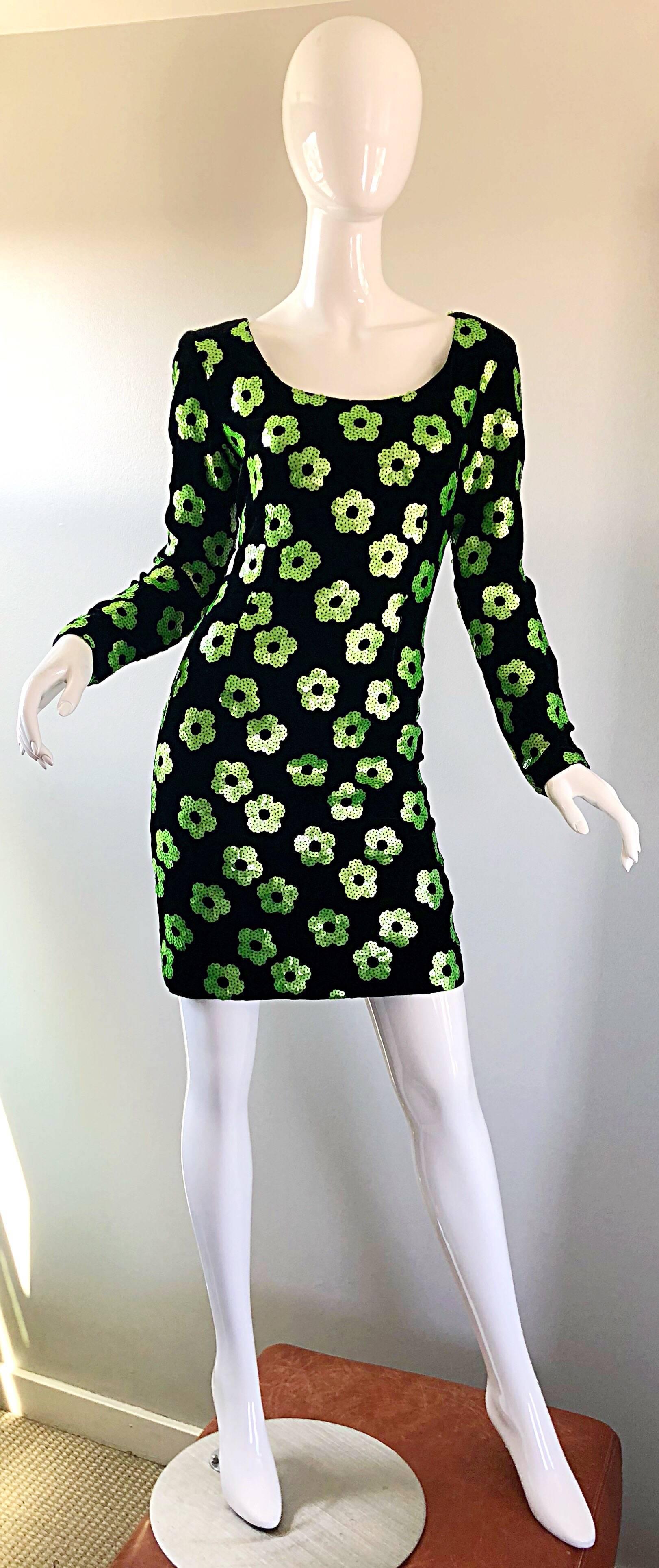 1990s Steve Stolman Black Neon Green Sequin Flower Size 6 8 Velvet Bodycon Dress For Sale 3