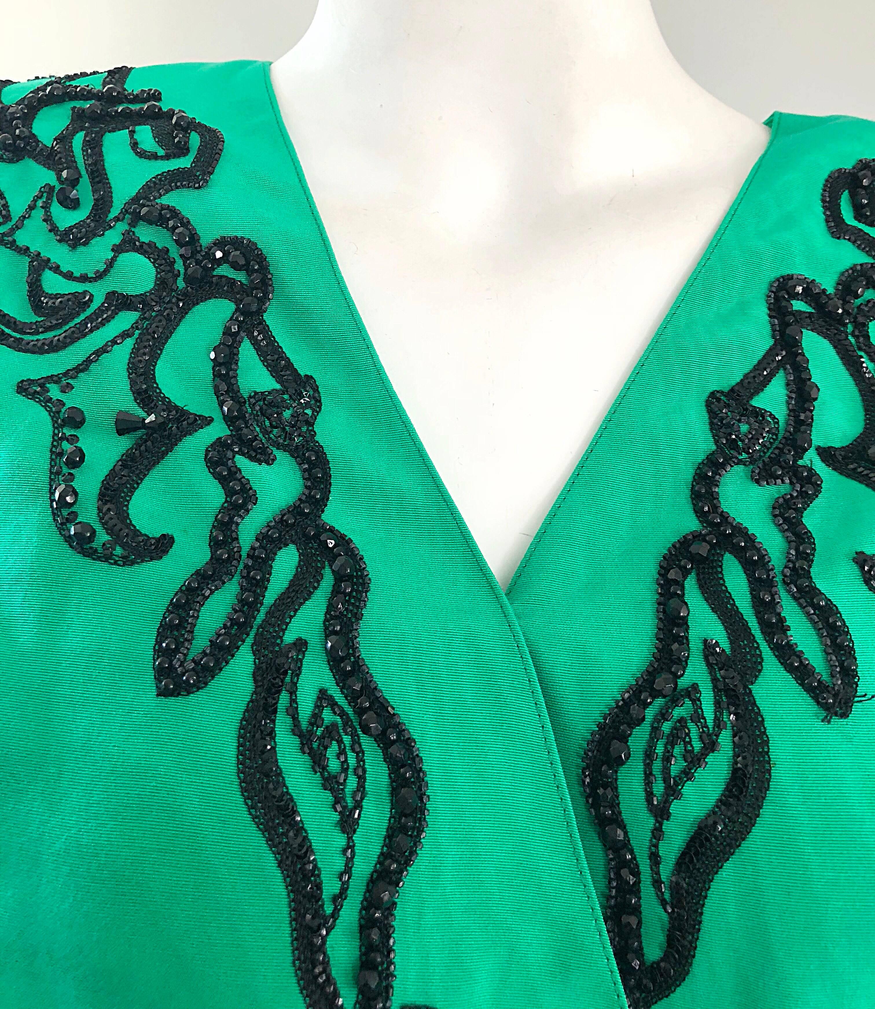Bleu Emanuel Ungaro - Magnifique veste vintage en soie moirée perlée vert Kelly et noir en vente