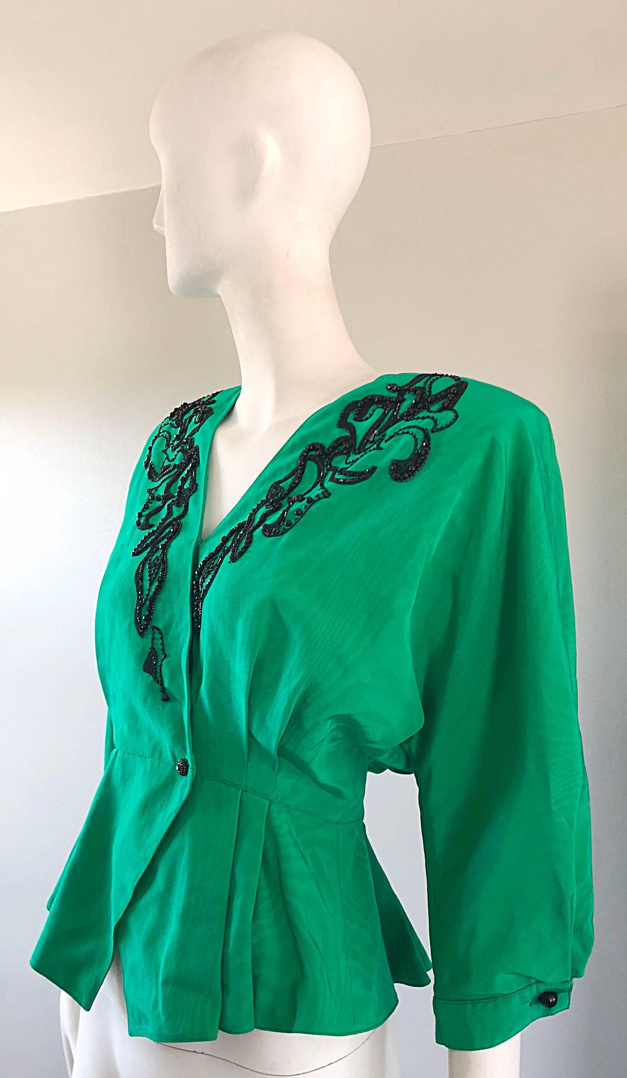 Emanuel Ungaro - Magnifique veste vintage en soie moirée perlée vert Kelly et noir Excellent état - En vente à San Diego, CA