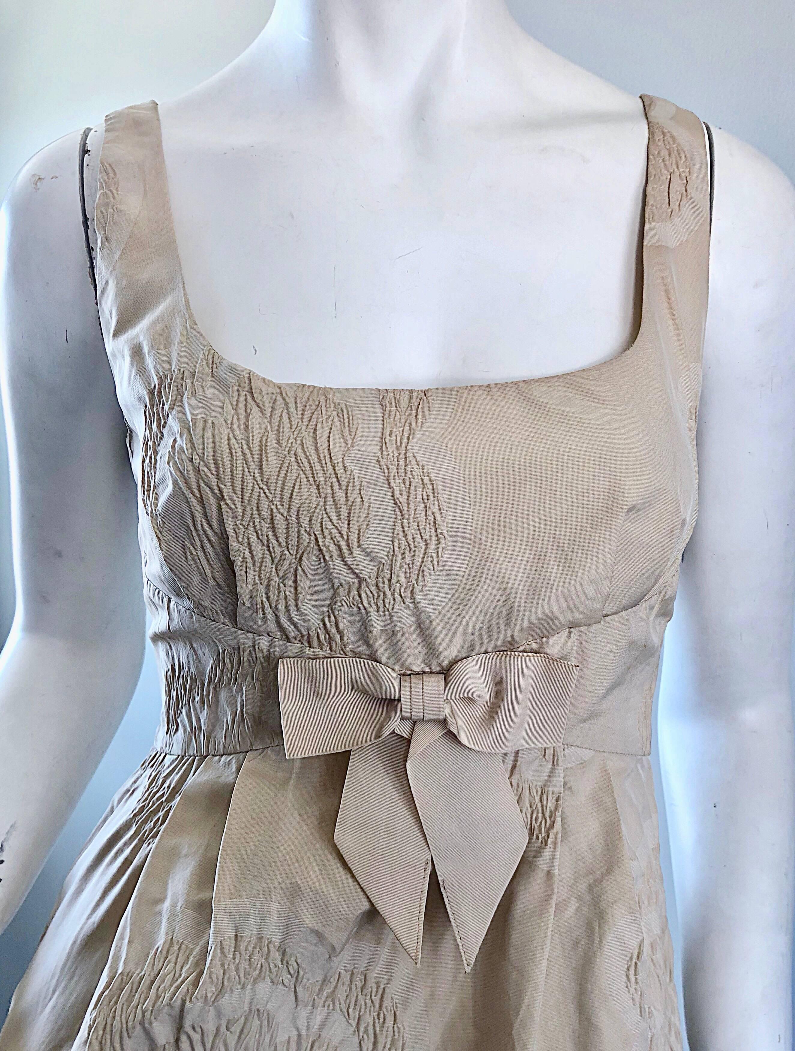Moschino Cheap and Chic anni '90 Taglia 4 Khaki Beige Stampa floreale Vintage 90s Dress In condizioni ottime in vendita a San Diego, CA