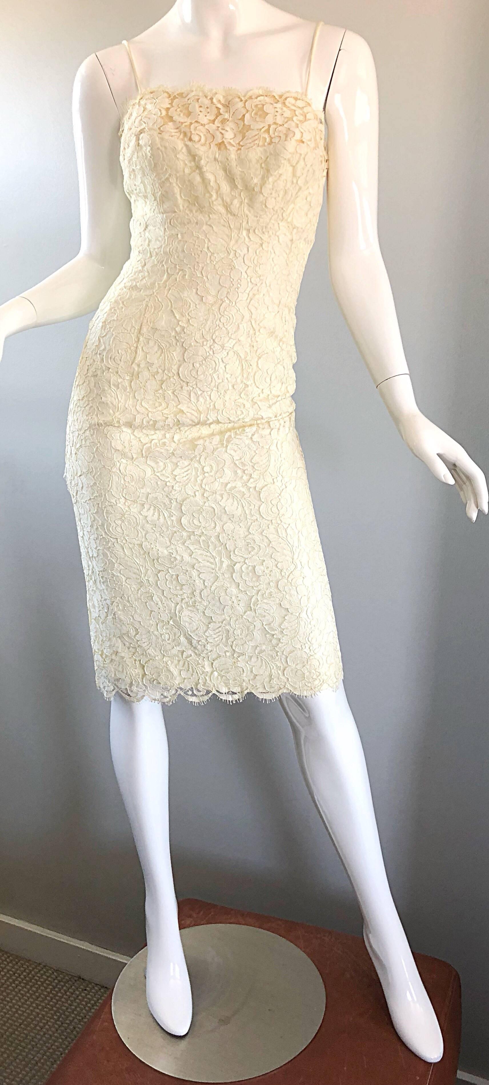 1950er Lilli Diamond Elfenbeinfarbenes Off-White Vintage 50er Wiggle Kleid aus französischer Spitze mit Diamanten im Angebot 4