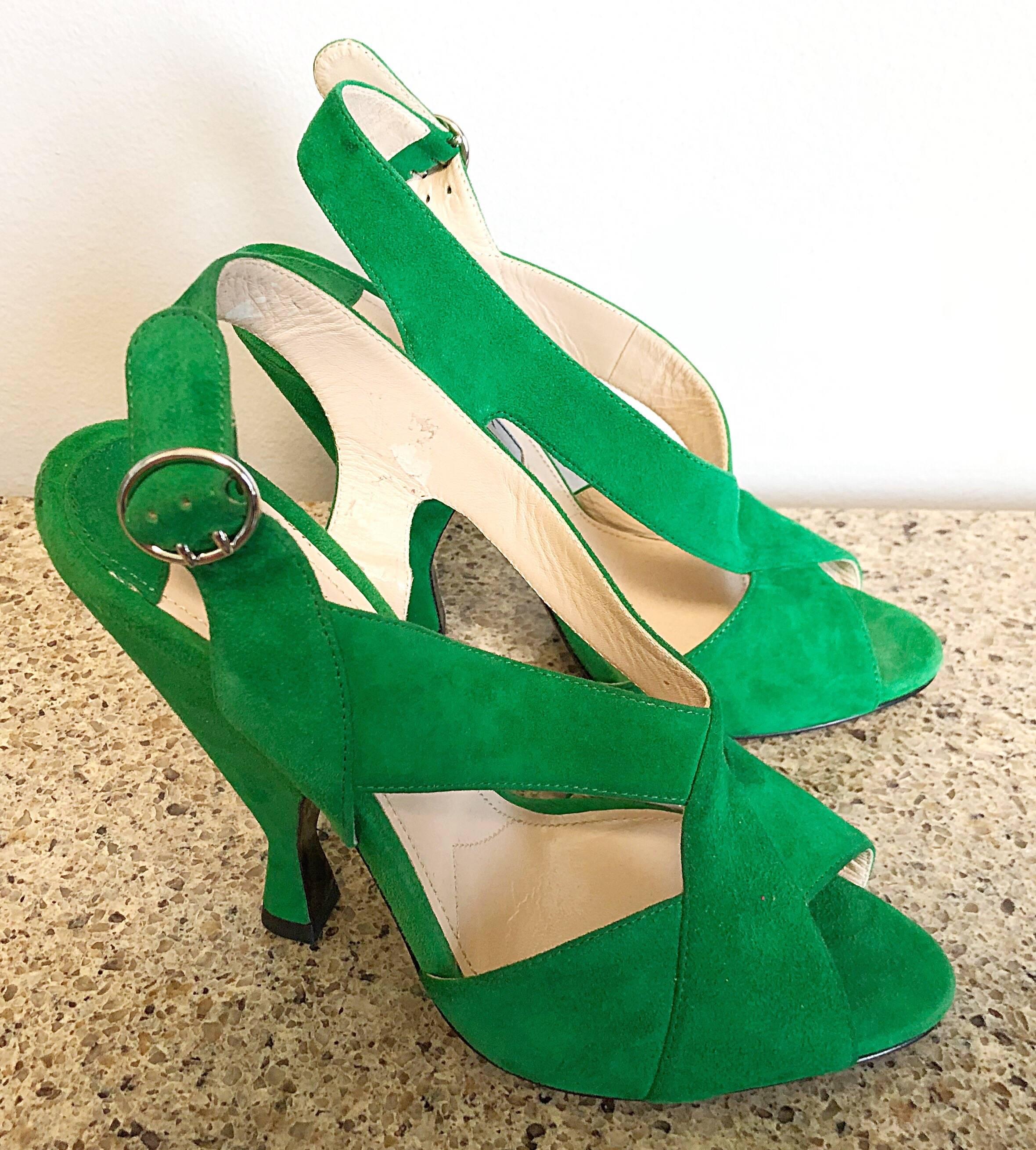 New Prada Size 36.5 / 6.5 Runway Kelly Green Suede Sandal High Heels Shoes In New Condition For Sale In San Diego, CA