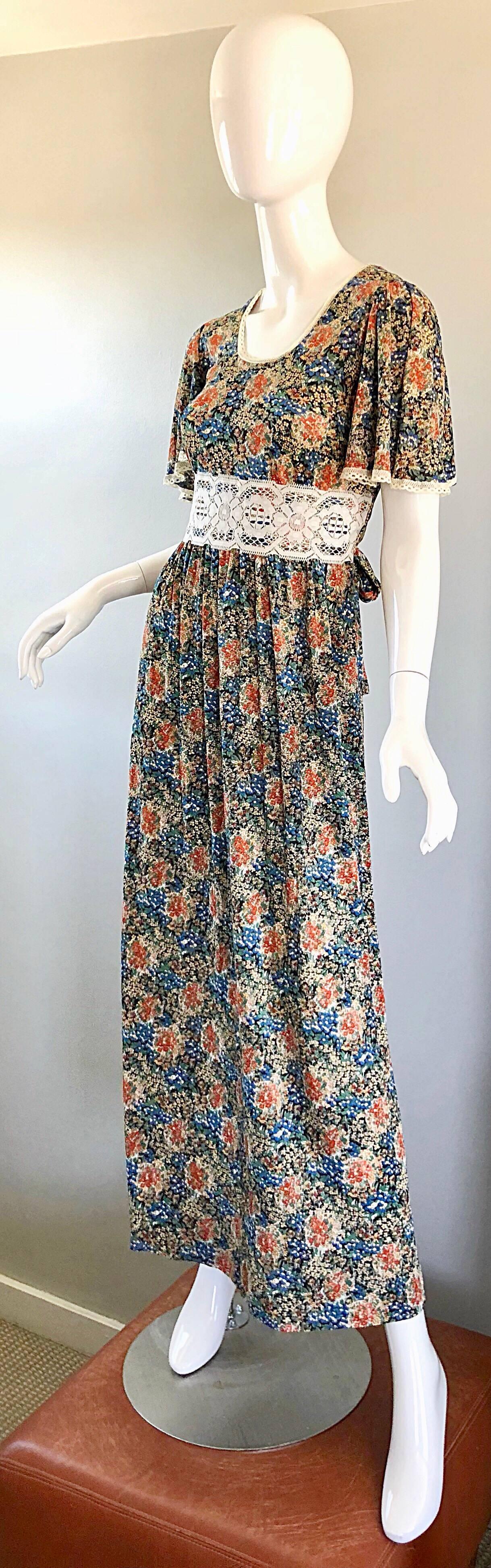 AMazing 1970s Boho Flower Print Jersey + Lace Vintage 70s Maxi Dress In Excellent Condition In San Diego, CA