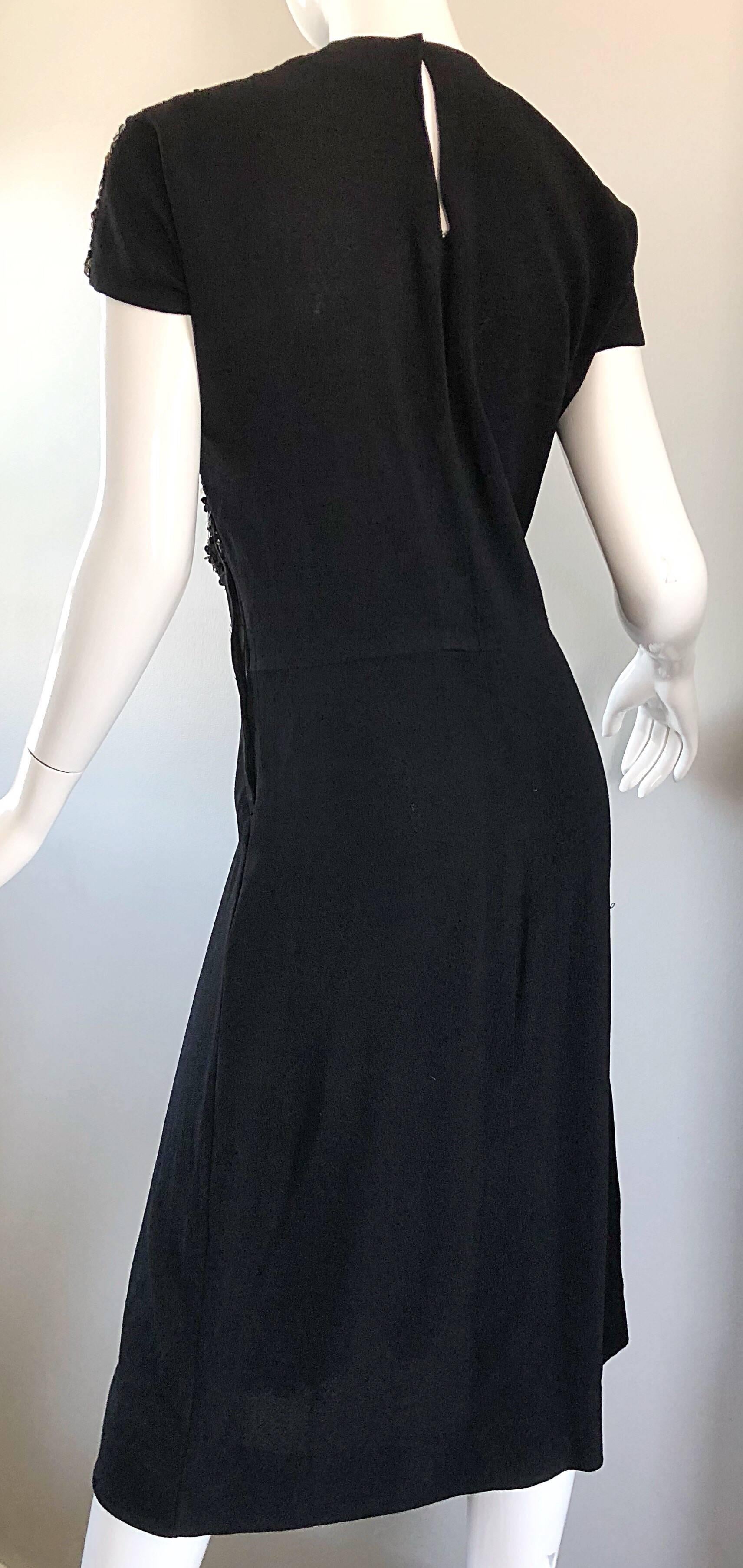 Women's Beautiful 1940s Black Sequin Crepe Vintage 40s Short Sleeve Cocktail Dress For Sale