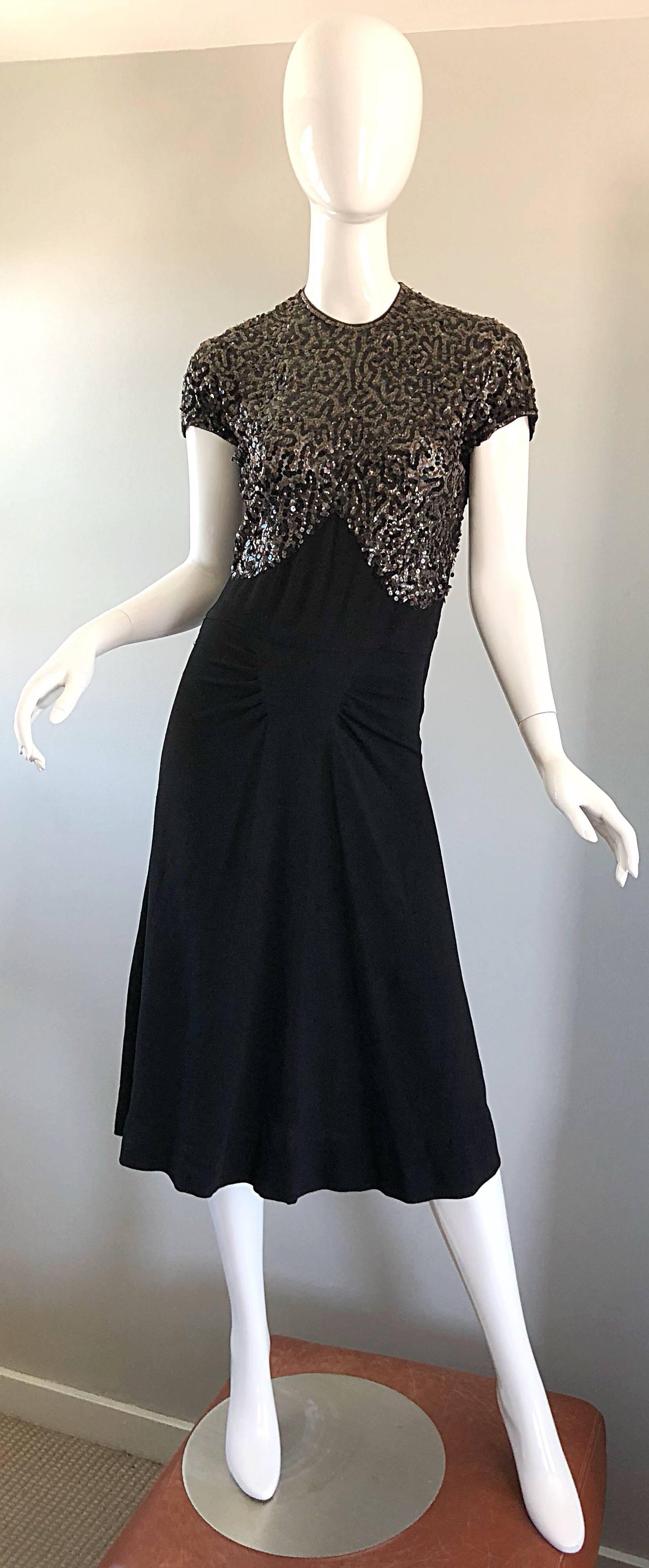 Beautiful 1940s Black Sequin Crepe Vintage 40s Short Sleeve Cocktail Dress For Sale 3