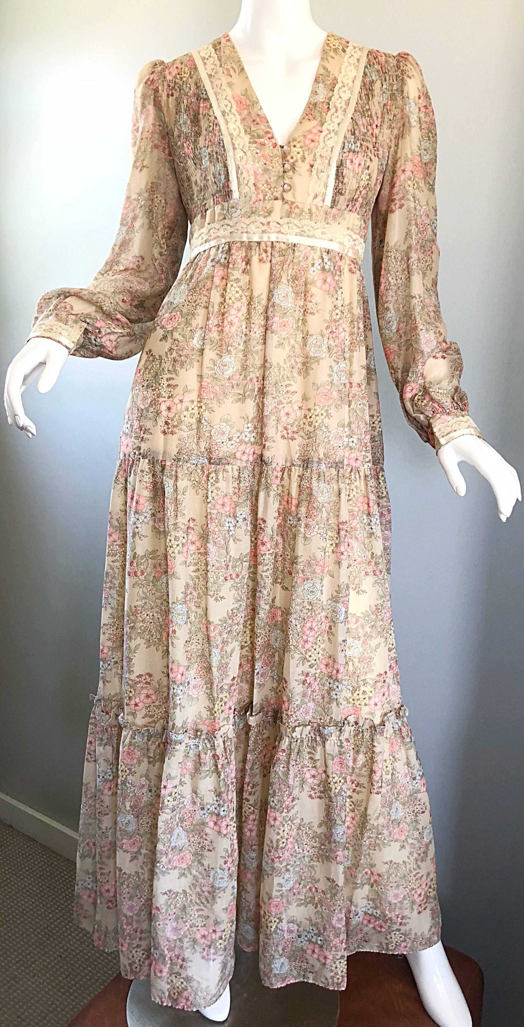 Women's Pretty 1970s Boho Cotton Voile + Lace Flower Print Long Sleeve 70s Maxi Dress For Sale