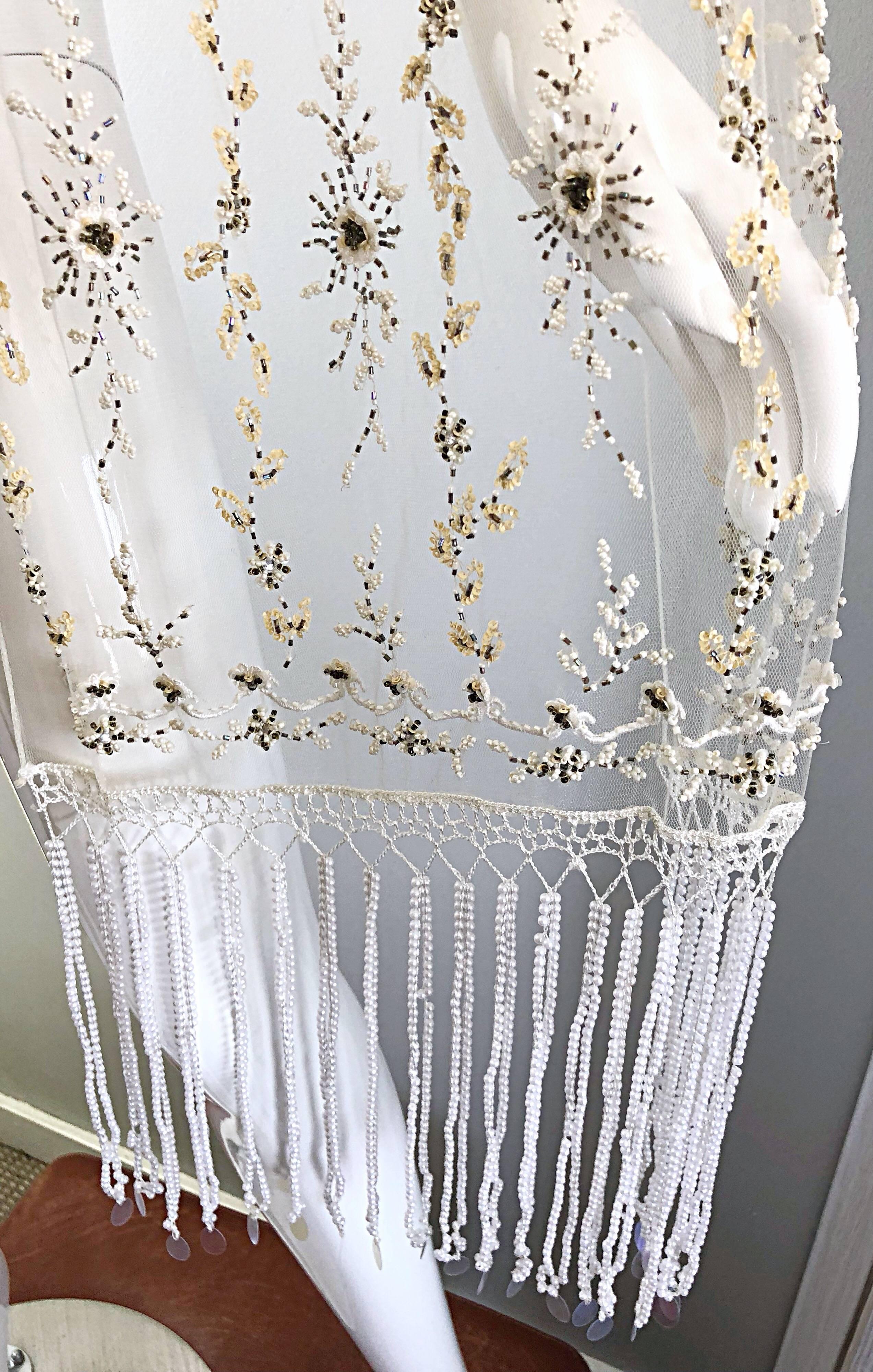 Magnifique châle vintage incrusté de perles blanches transparentes + perles + paillettes  Excellent état - En vente à San Diego, CA
