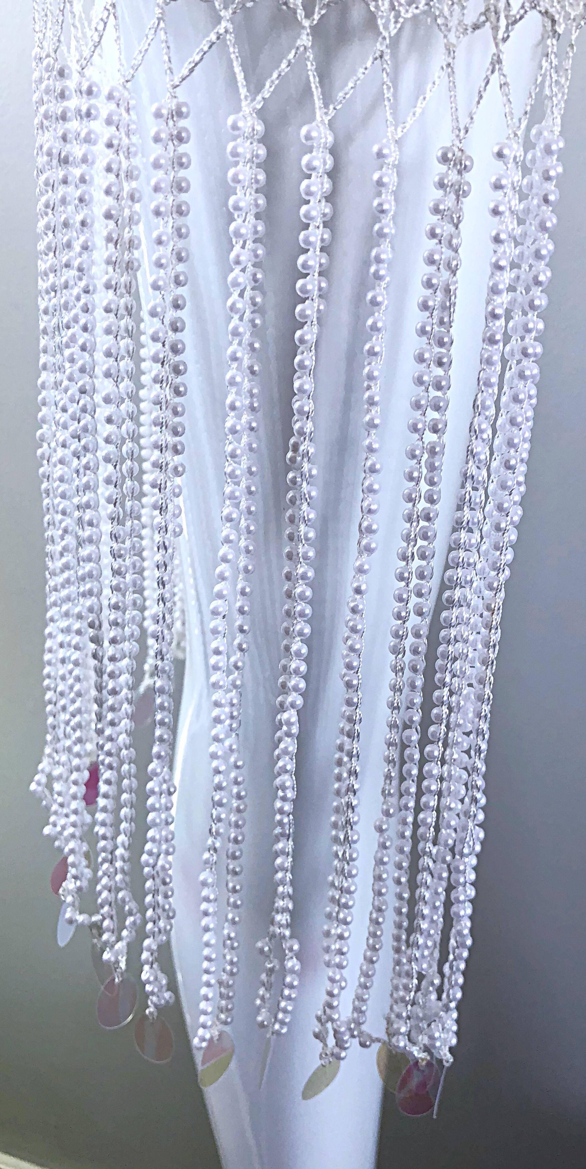 Magnifique châle vintage incrusté de perles blanches transparentes + perles + paillettes  Pour femmes en vente