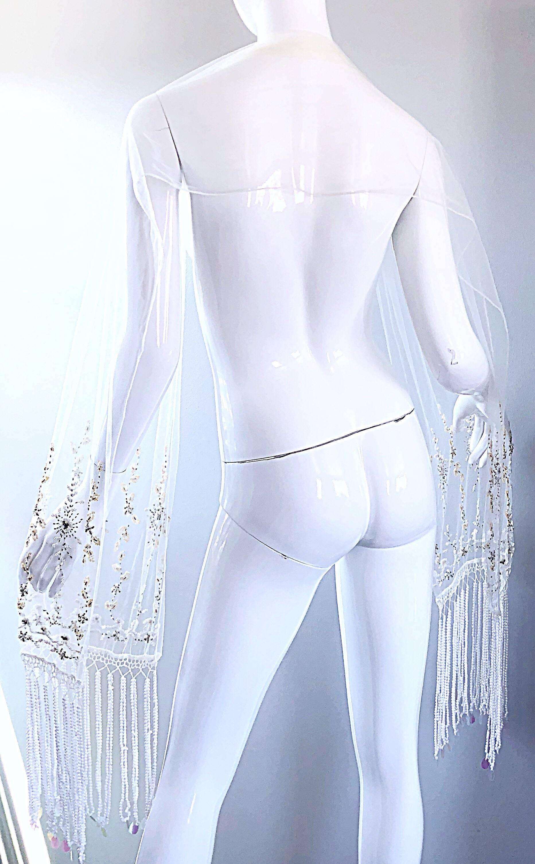 Schöner weißer Vintage-Schal mit durchsichtigen Perlen + Perlen + Pailletten besetzt  im Angebot 1