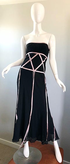 Collezione Nicole Miller anni '90, taglia 0 / 2, abito in chiffon di seta nero e rosa.