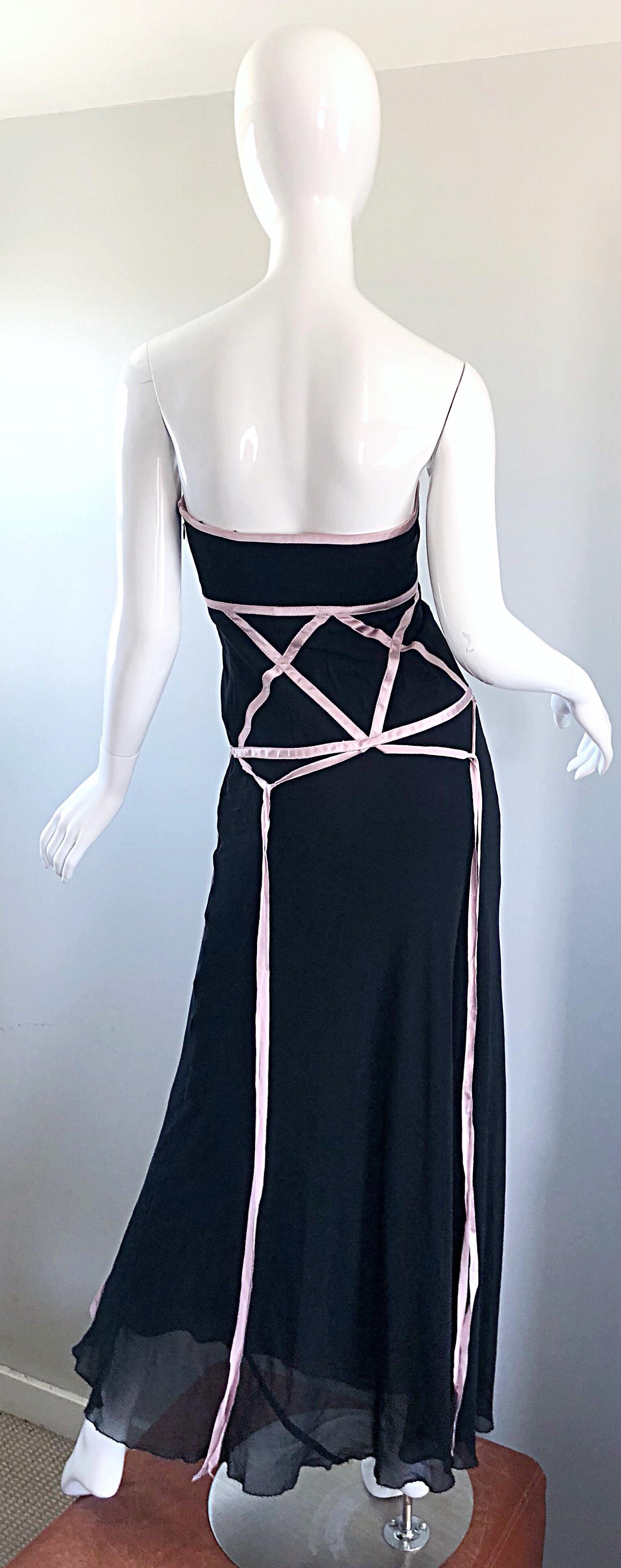 1990s Colección Nicole Miller Talla 0 / 2 Vestido de gasa de seda negro + rosa en Excelente estado para la venta en San Diego, CA