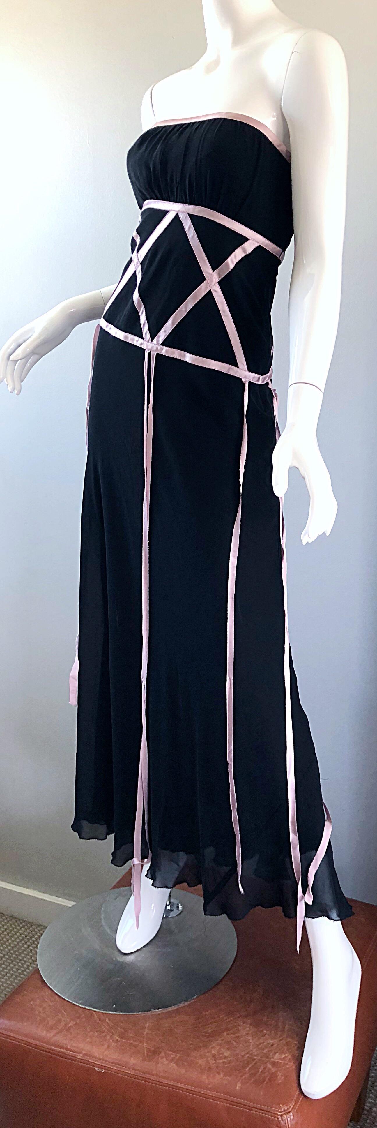 1990s Nicole Miller Collection Size 0 / 2 Black + Pink Silk Chiffon Gown Dress For Sale 2