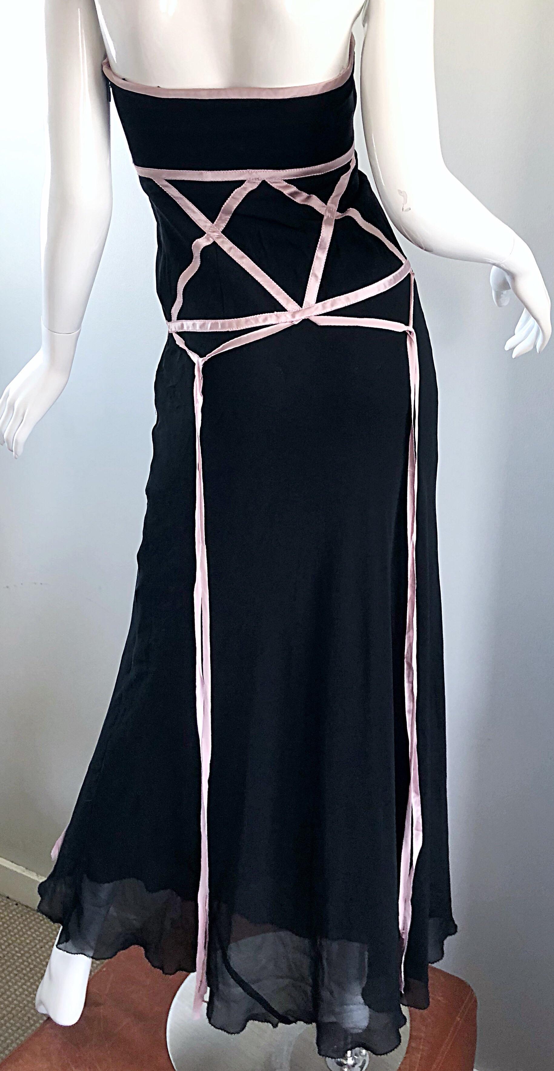 1990s Nicole Miller Collection Size 0 / 2 Black + Pink Silk Chiffon Gown Dress For Sale 3
