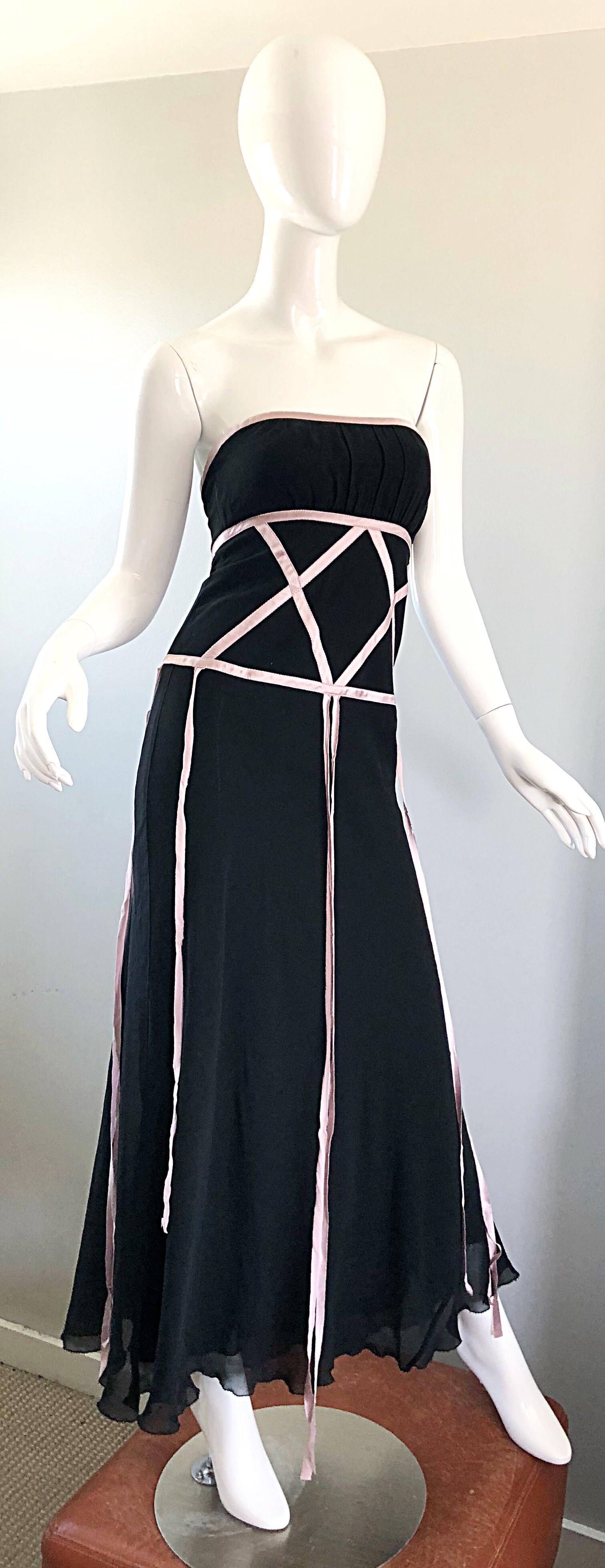 1990s Nicole Miller Collection Size 0 / 2 Black + Pink Silk Chiffon Gown Dress For Sale 4
