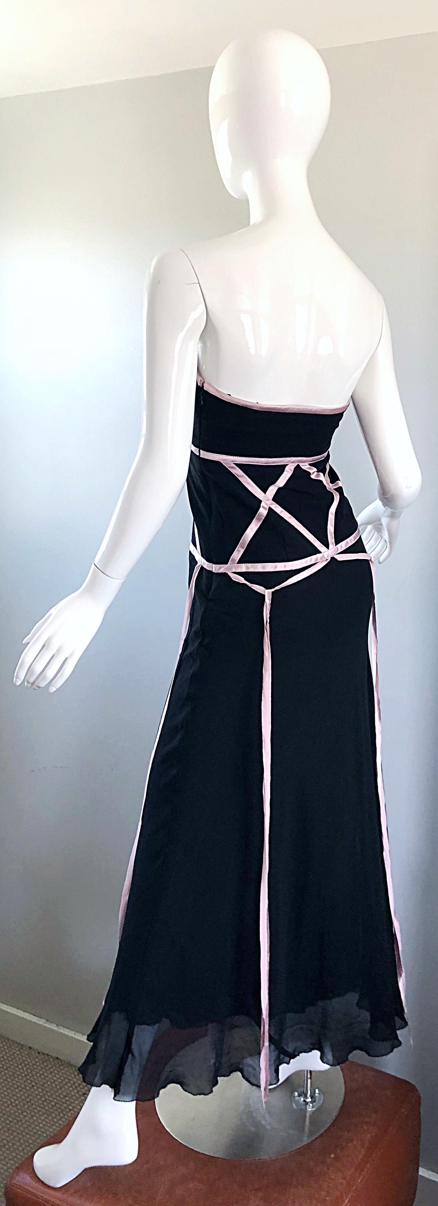 1990s Nicole Miller Collection Size 0 / 2 Black + Pink Silk Chiffon Gown Dress For Sale 5