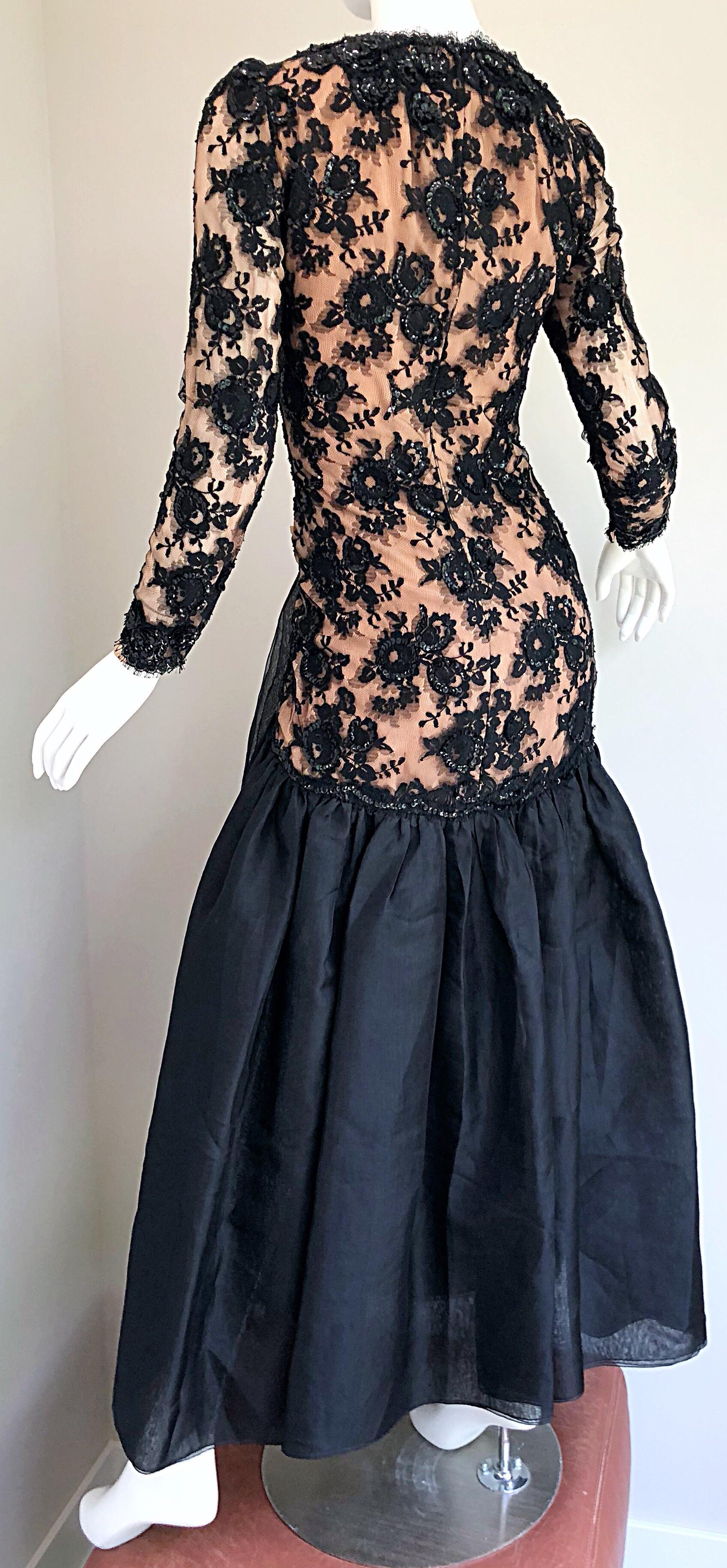 Vintage Bill Blass Black Nude 90s Size 6 / 8 Sequined Chiffon Evening Gown Dress For Sale 3