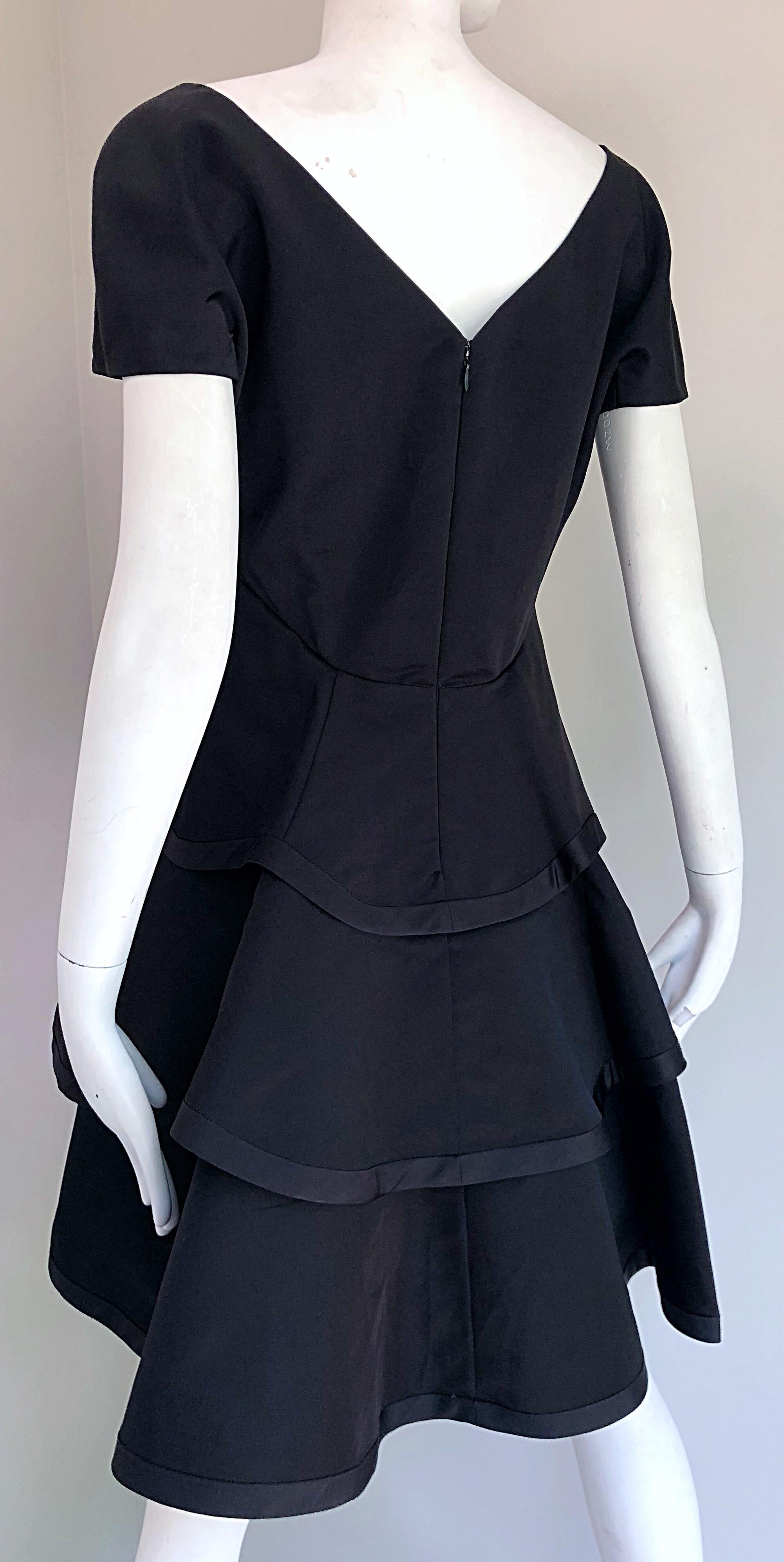 Early 2000s Marc Jacobs Collection Size 10 Black A - Line Silk Tiered Dress In Excellent Condition For Sale In San Diego, CA