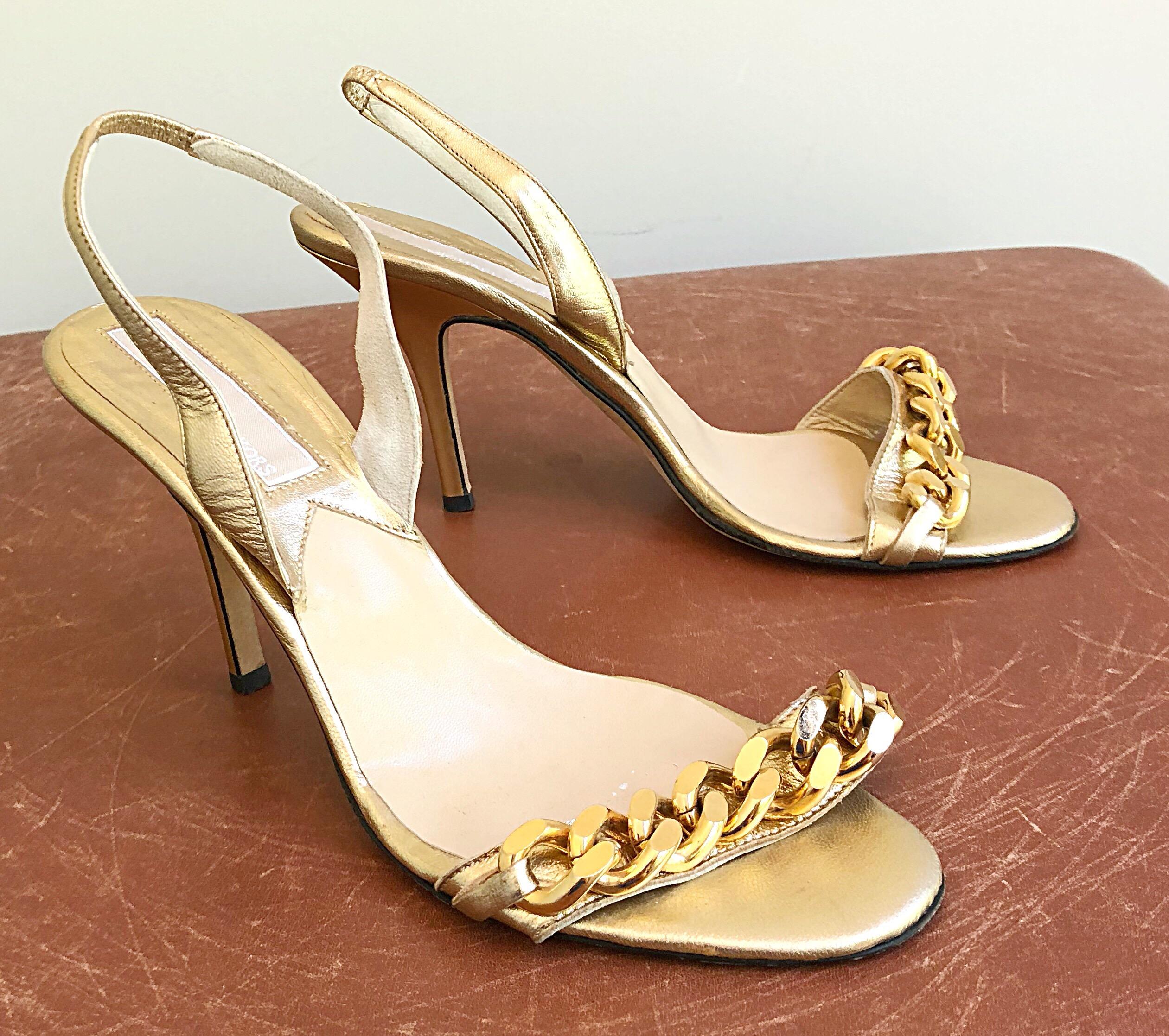 Michael Kors Collection Sandales/Chaussures à talons hauts en cuir doré à maillons en chaîne, Taille 8 en vente 2