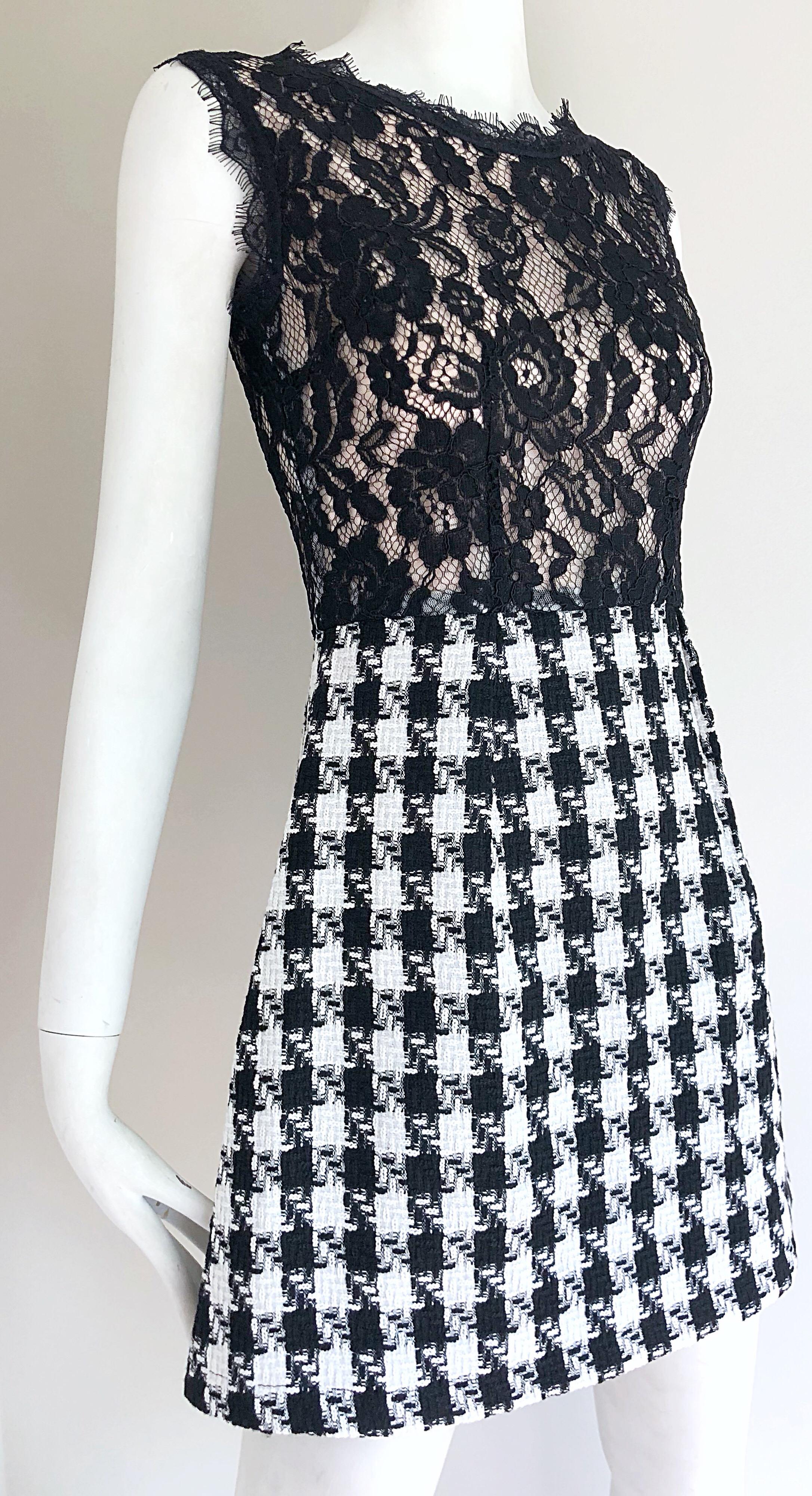 Marc Jacobs Early 2000s Black and White Lace Houndstooth Checkered Mini Dress In Excellent Condition For Sale In San Diego, CA
