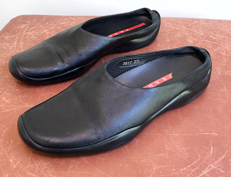1990s Prada Size 37.5 US 7.5 Black  Leather VintageUIKeyIn 90s Flats Clogs Shoes 3
