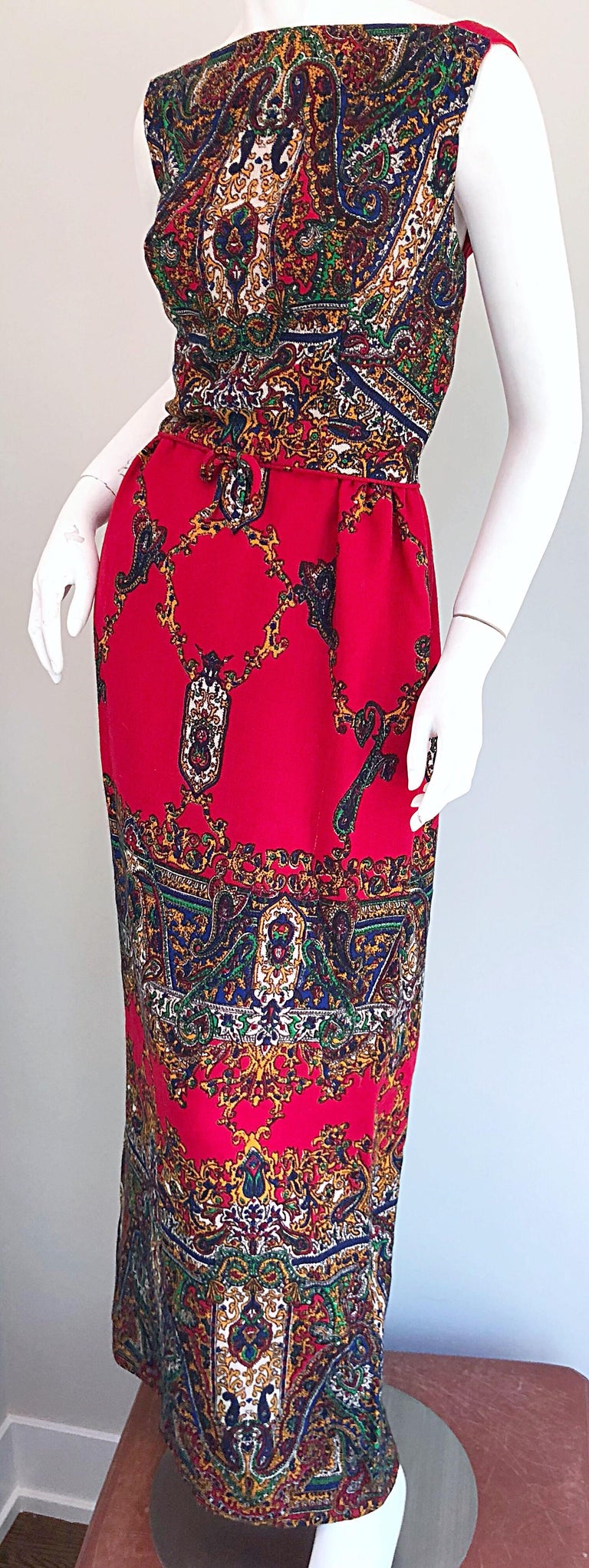 Fantastic Early 1970s Boho  Chic Paisley Print Vintage  Red 