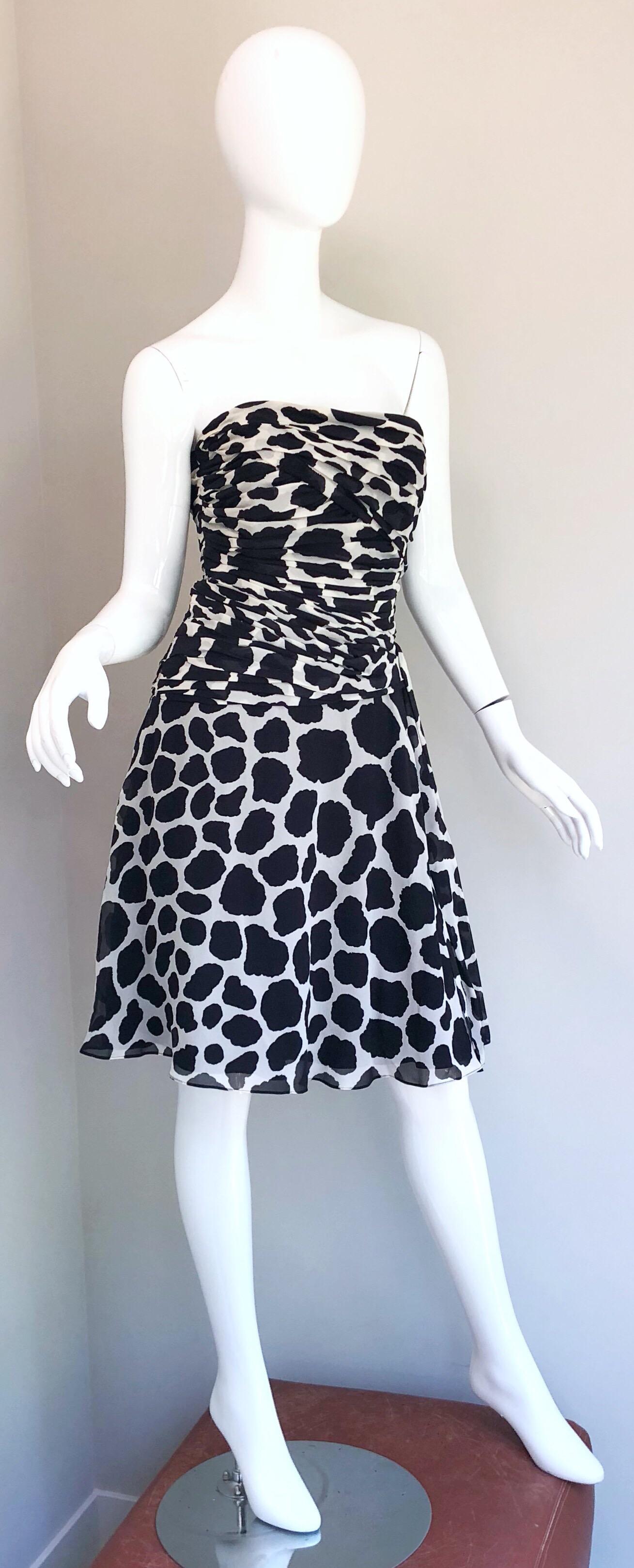 Women's 1990s Louis Feraud Size 8 Black and White Vintage Strapless Chiffon Dress