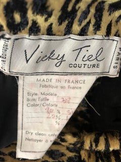 Mini abito vintage Vicky Tiel Couture in velluto nero con stampa leopardo e ghepardo