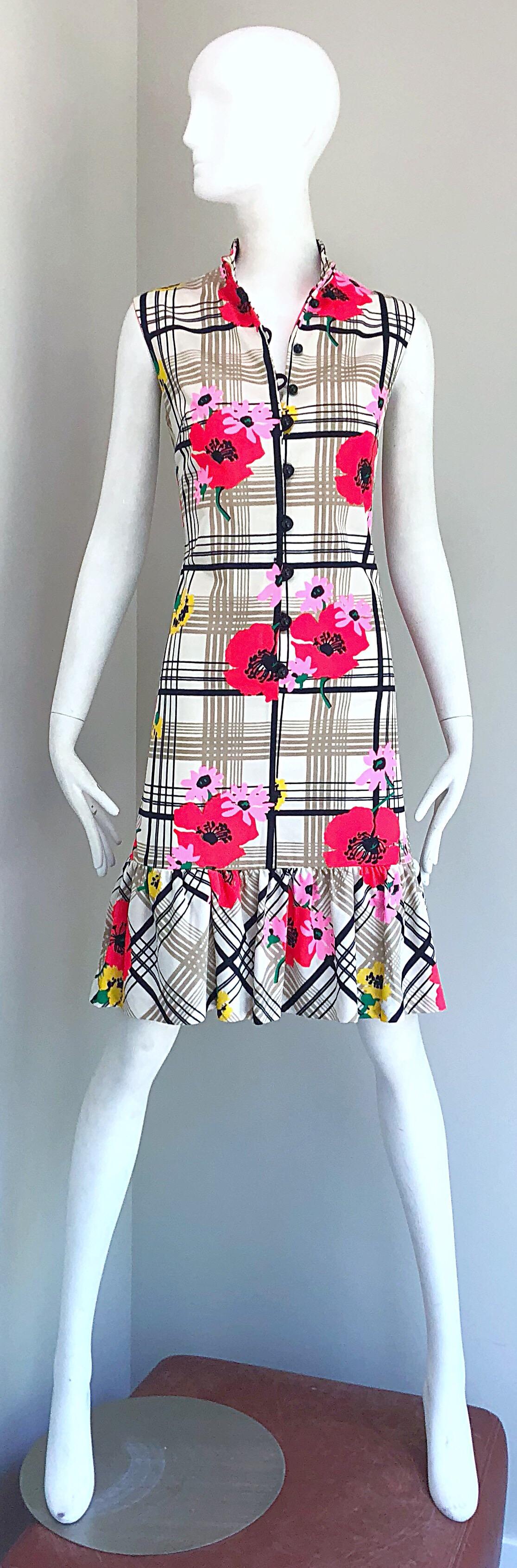 Chic 1960s Stripes and Flowers Black and White Colorful Vintage 60s Shift Dress In Excellent Condition In San Diego, CA