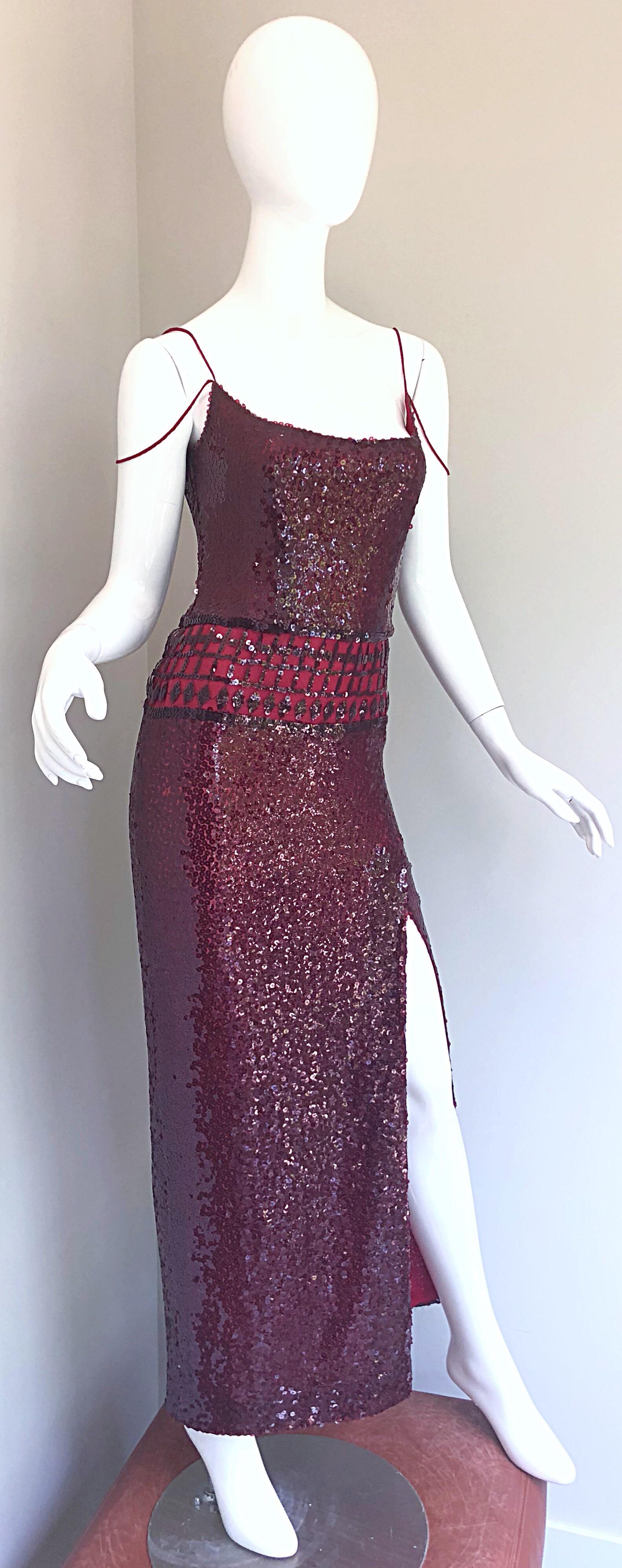 1990s Richard Tyler Couture Size 6 Cranberry Red Burgundy Sequin Vintage Gown  In Excellent Condition For Sale In San Diego, CA