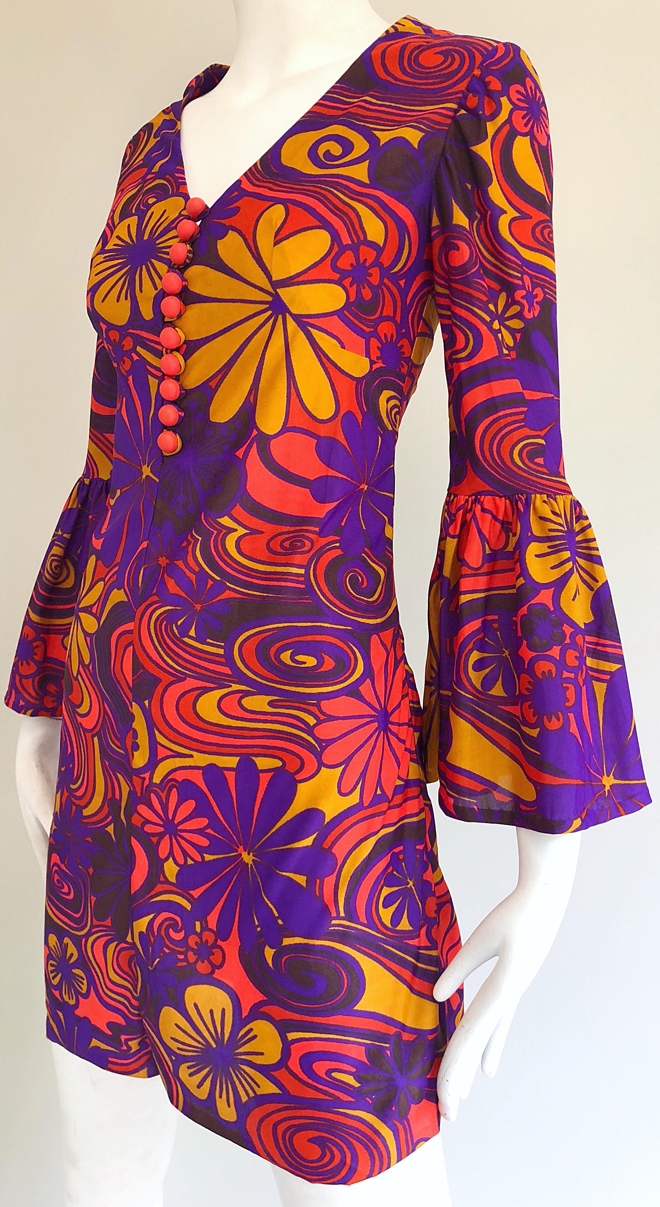 1970s Purple + Orange + Blue Flower Power Vintage 70s Tunic Mini Dress In Excellent Condition For Sale In San Diego, CA