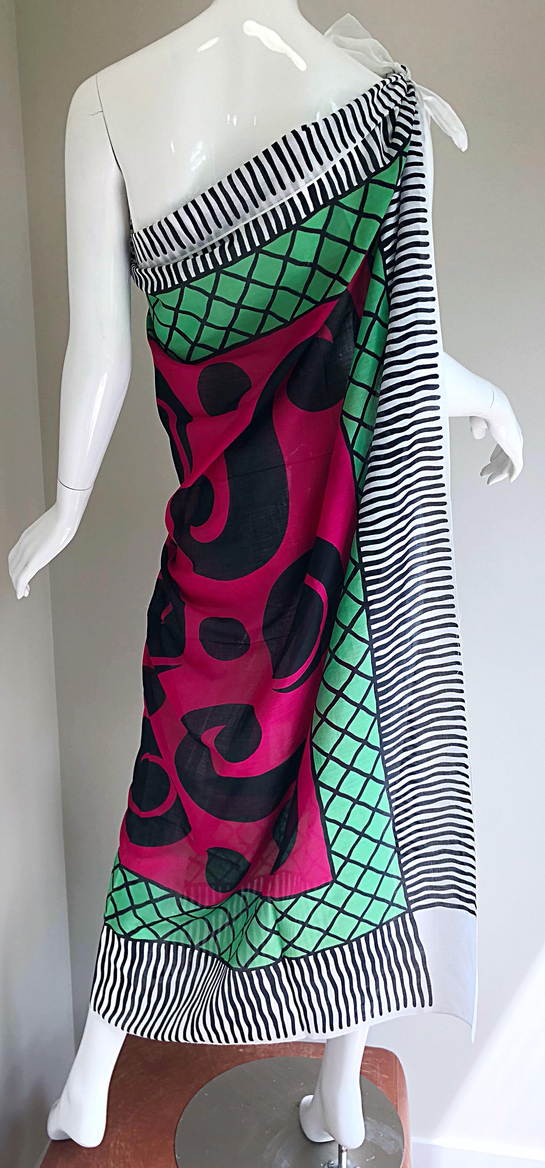 Vintage Yves Saint Laurent Iconic YSL Jumbo 55 x 55 Cotton Shawl Parero Dress In Excellent Condition For Sale In San Diego, CA