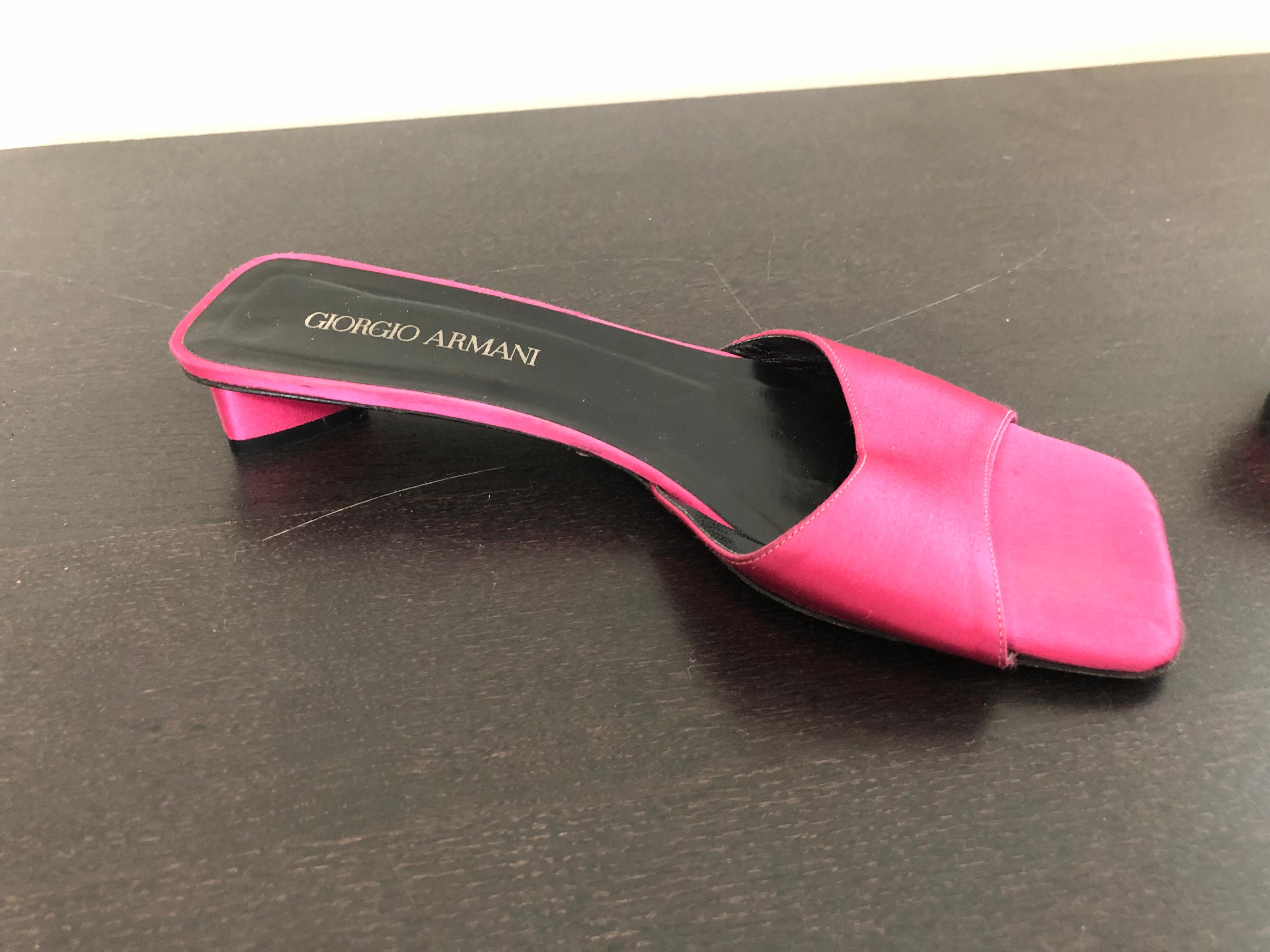 New 1990s Giorgio Armani Size 8.5 Hot Pink Silk Satin Kitten Heel Slide Sandals In Excellent Condition In San Diego, CA