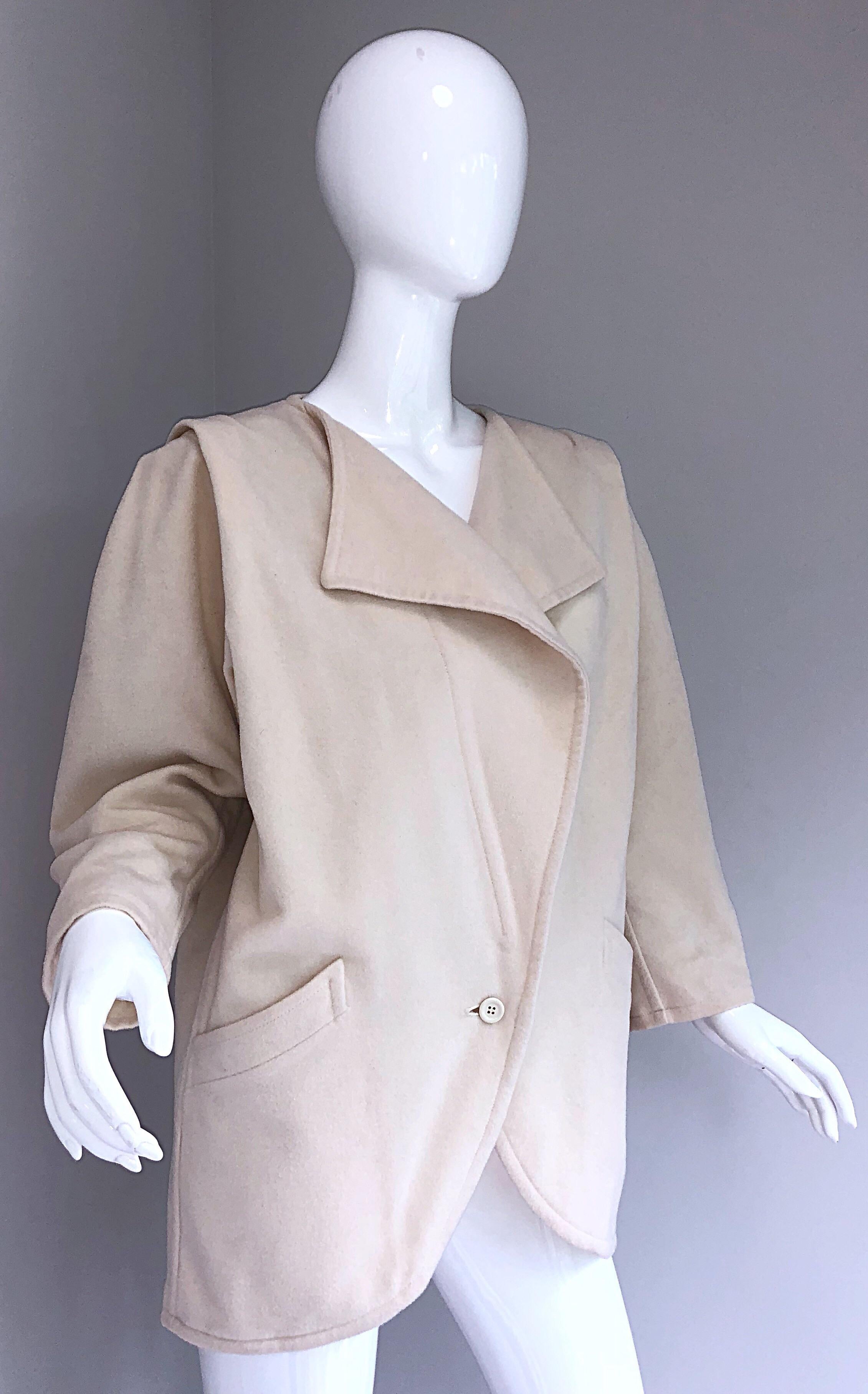 Beige Fabulous Vintage Emanuel Ungaro 1980s Avant Garde Ivory Wool 80s Cocoon Jacket For Sale