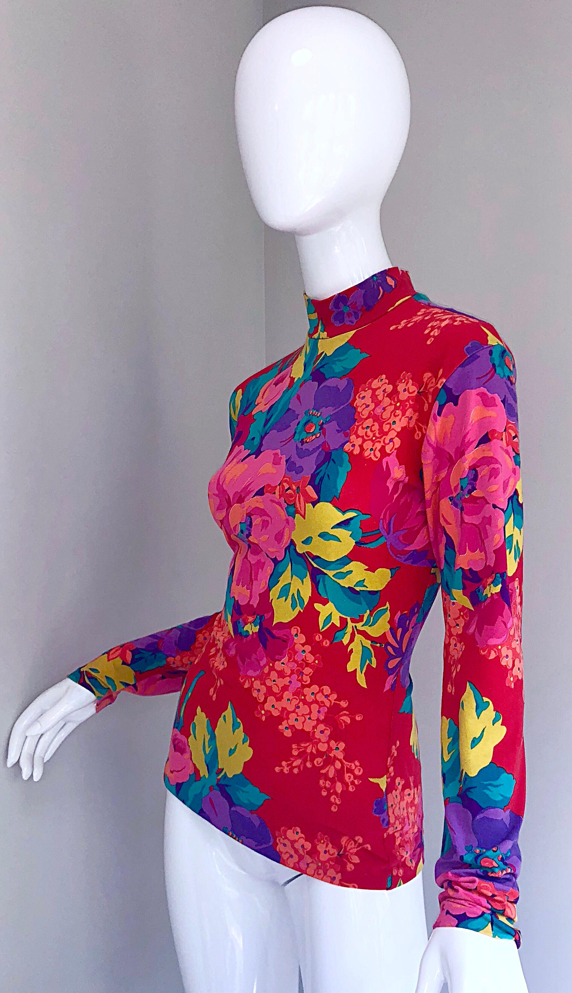 Rosso Top anni '80 Betsey Johnson Punk Label con stampa floreale a manica lunga Vintage 80s in vendita