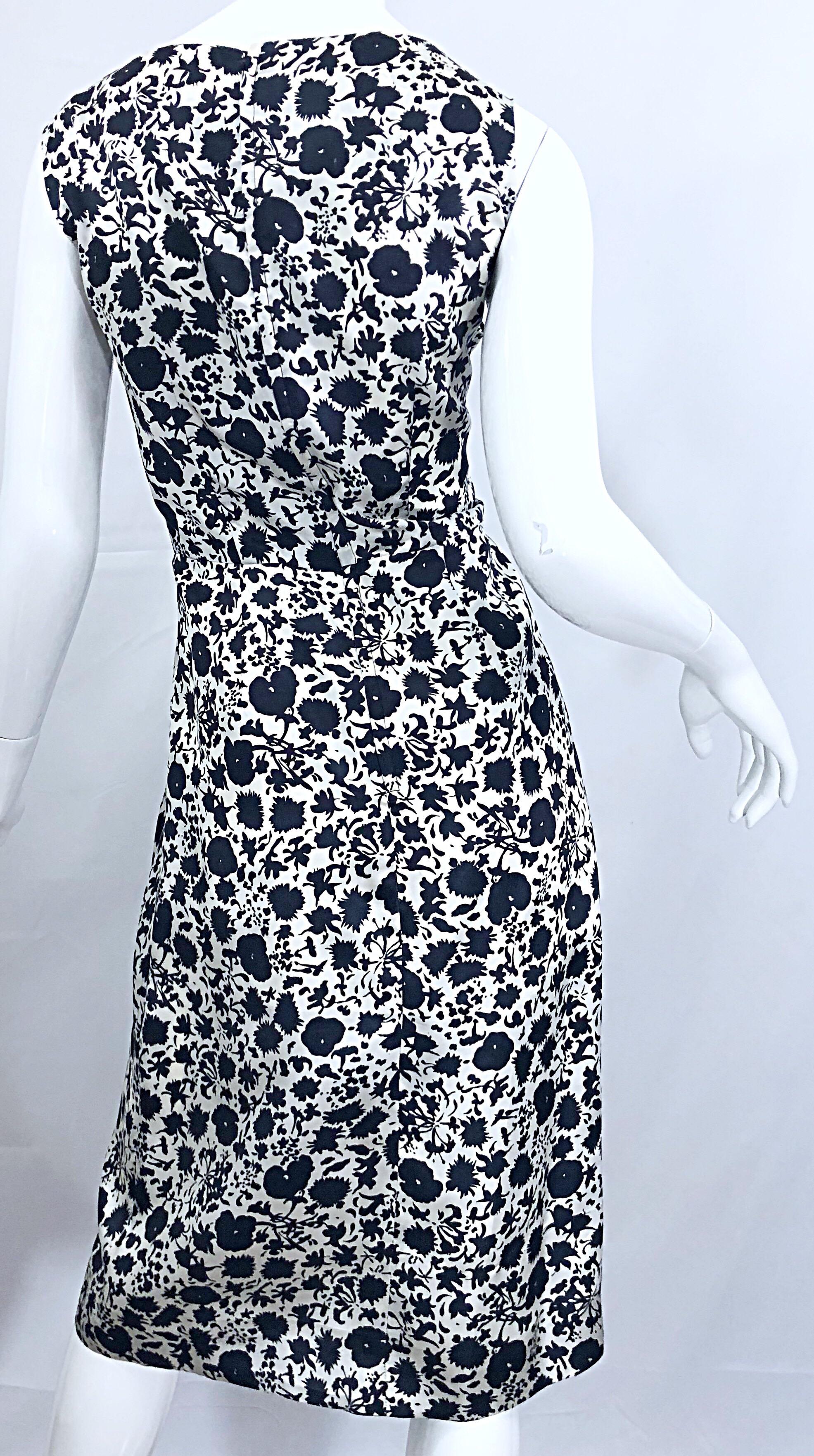 1950s House of Branell Black and White Silk Floral Vintage 50s Wrap Dress For Sale 4