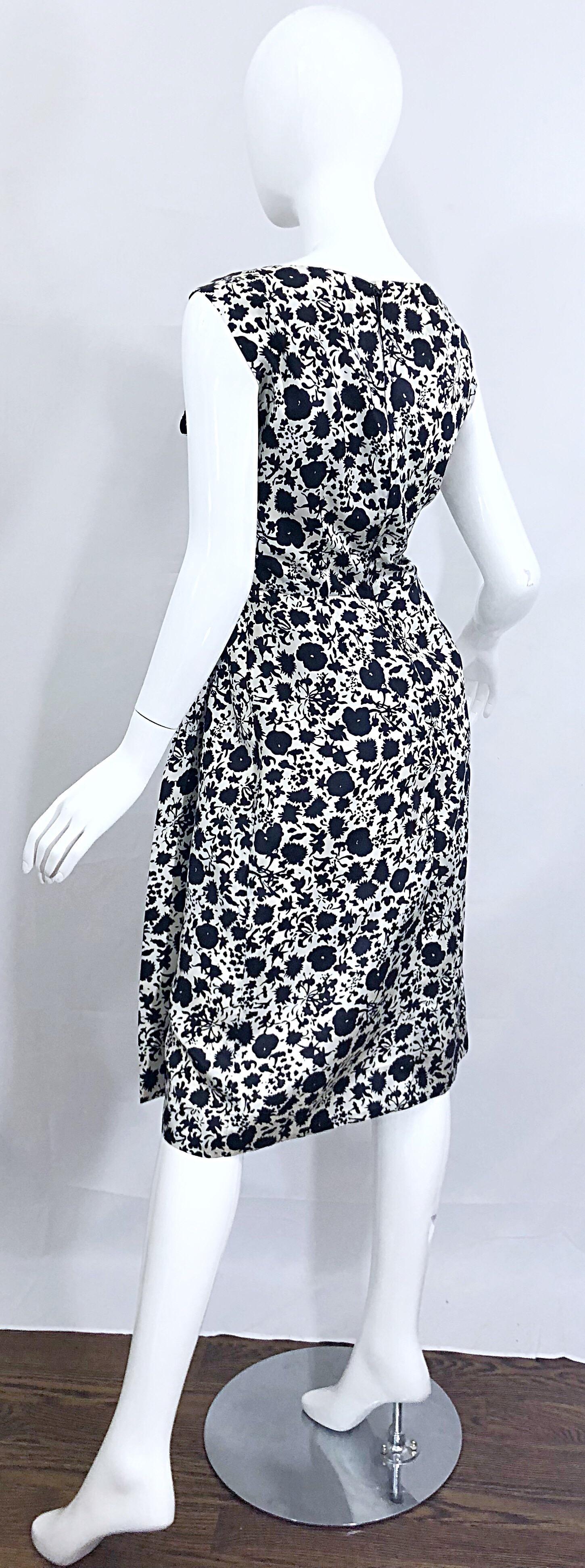 1950s House of Branell Black and White Silk Floral Vintage 50s Wrap Dress For Sale 6