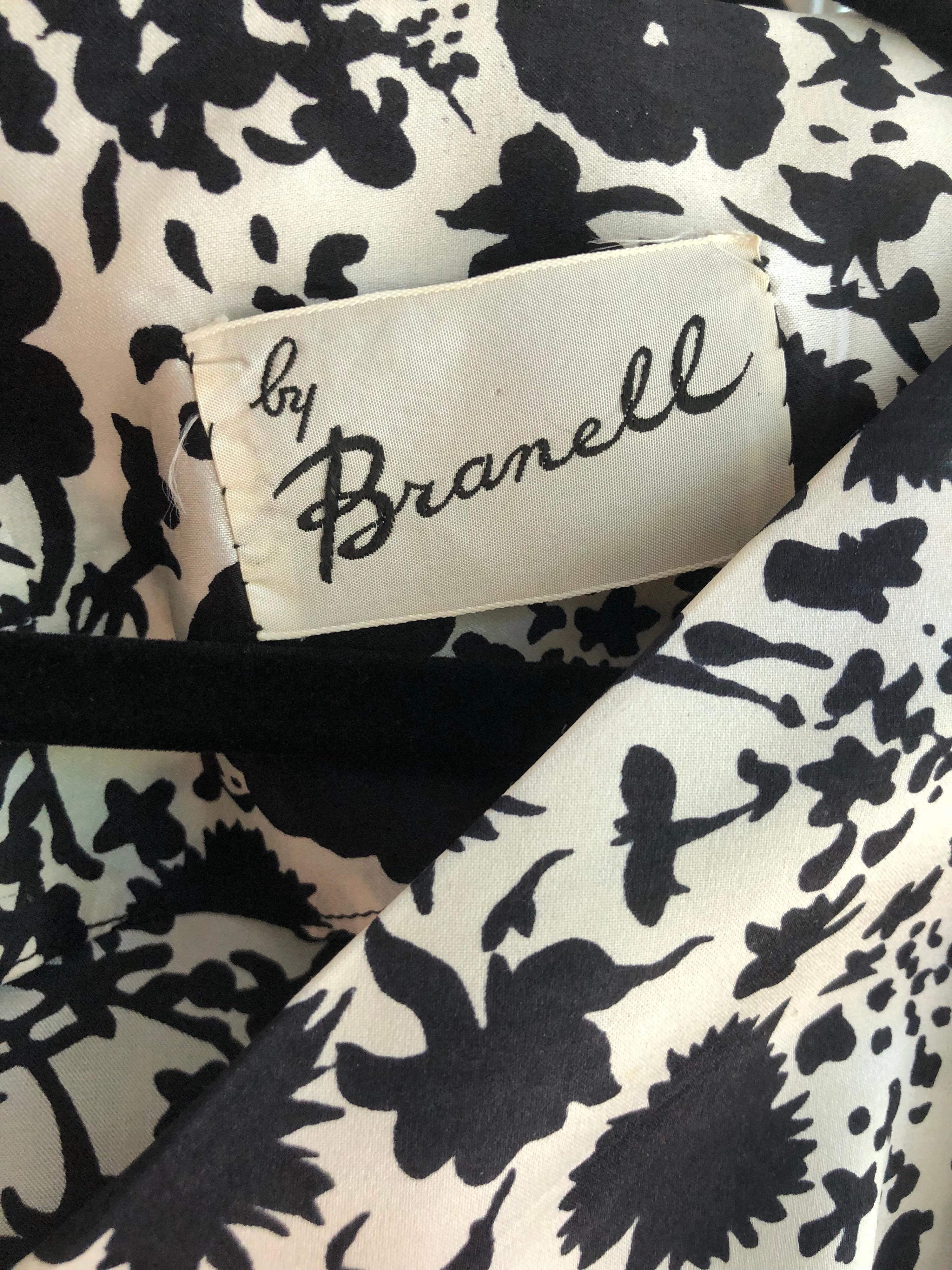 1950s House of Branell Black and White Silk Floral Vintage 50s Wrap Dress For Sale 9