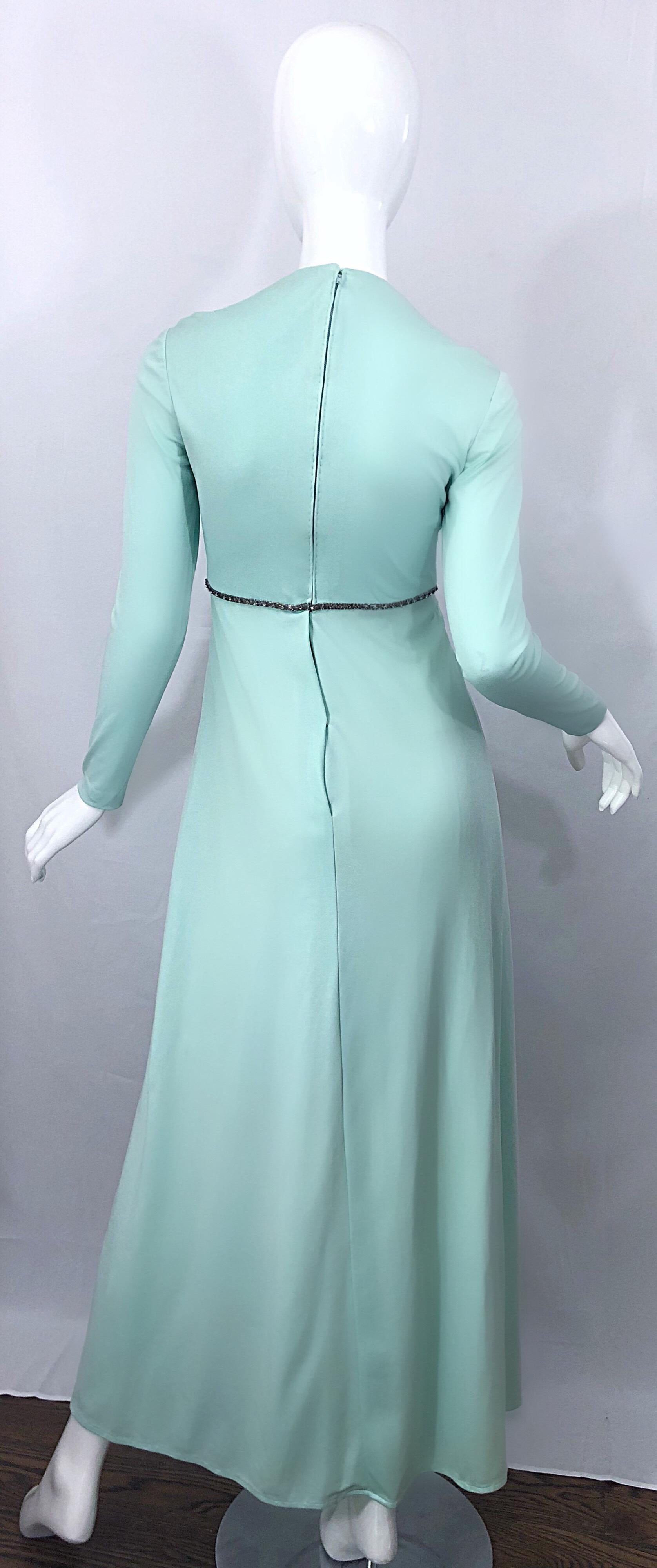 Wunderschönes 1970er Victoria Royal Couture Mintblaues 70er Jahre Jersey-Kleid mit Strasssteinen Damen im Angebot