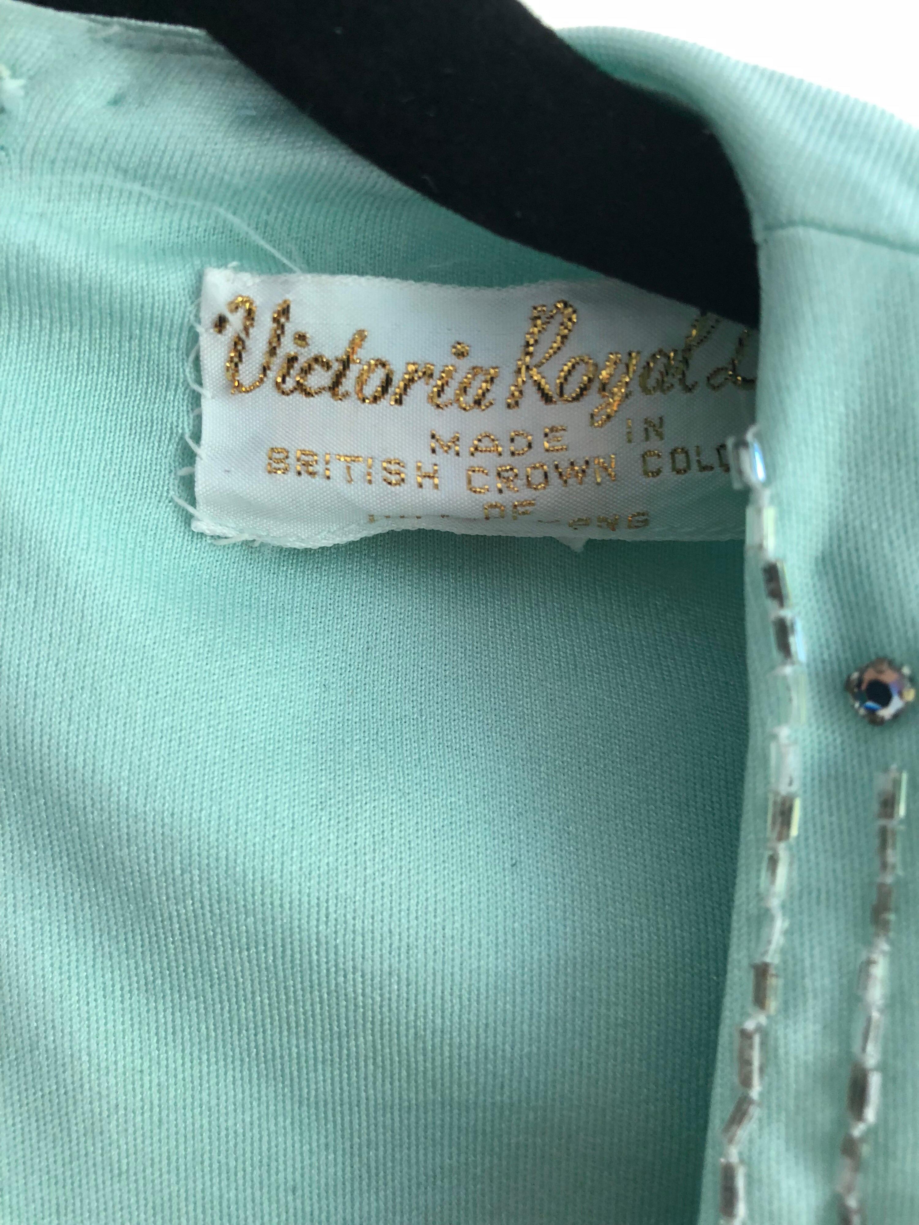 Wunderschönes 1970er Victoria Royal Couture Mintblaues 70er Jahre Jersey-Kleid mit Strasssteinen im Angebot 9