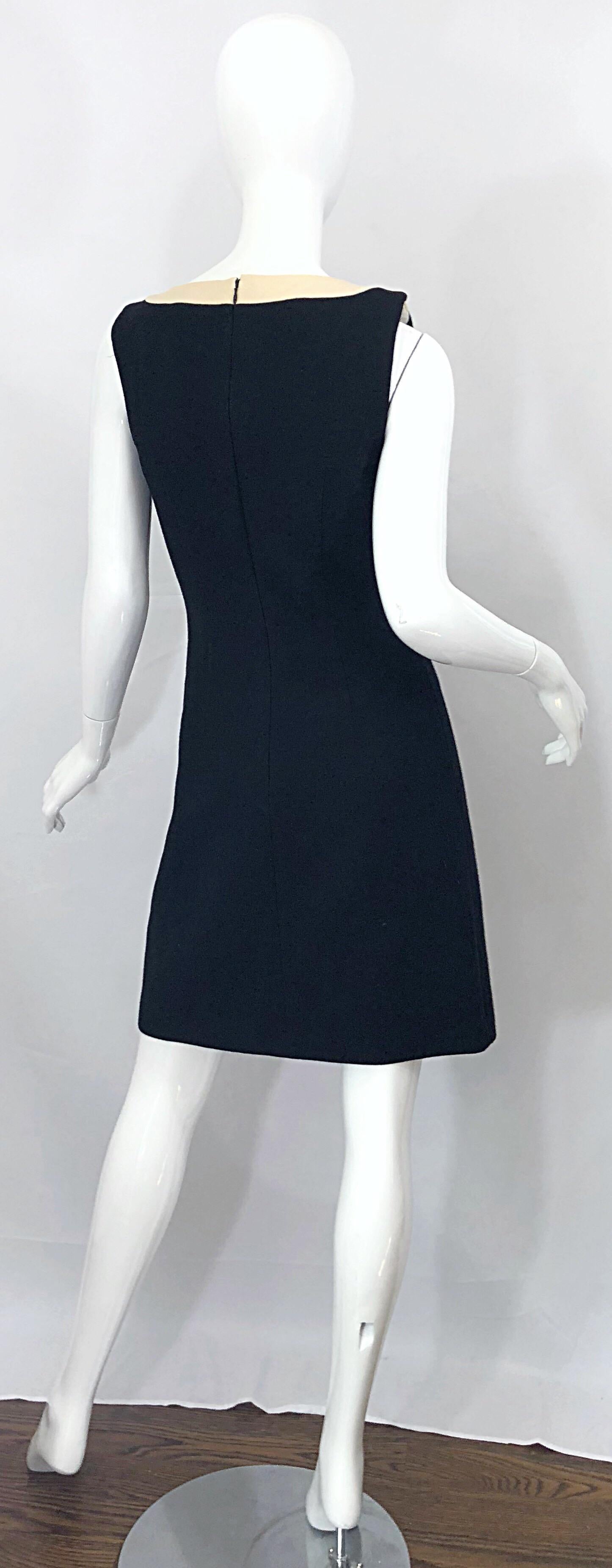 Dolce & Gabbana Size 42 / US 6 Black and Ivory 1990s Does 1960s Wool Shift Dress In Excellent Condition For Sale In San Diego, CA