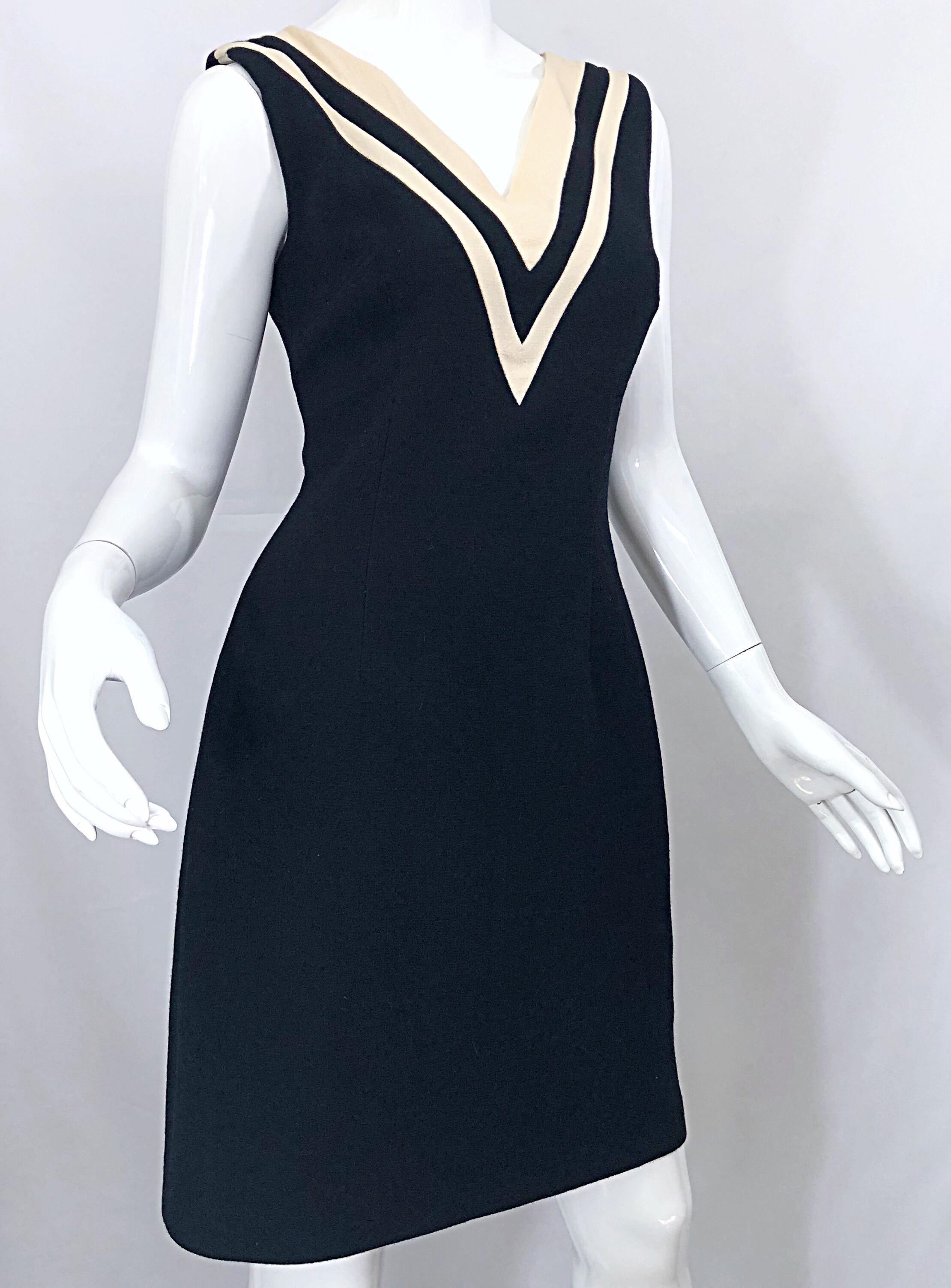 Women's Dolce & Gabbana Size 42 / US 6 Black and Ivory 1990s Does 1960s Wool Shift Dress For Sale